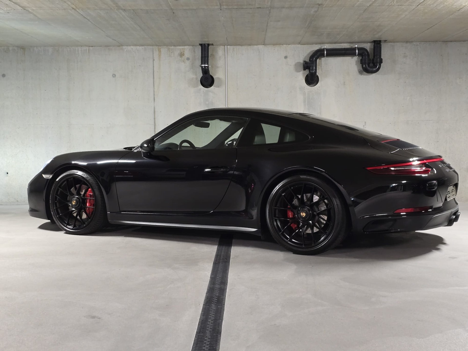 PORSCHE 911 Carrera 4 GTS PDK-image-2