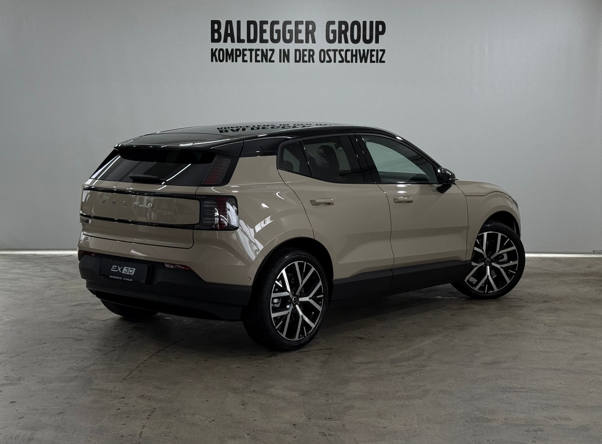VOLVO EX 30 E60 Twin Ultra Performanc-image-2