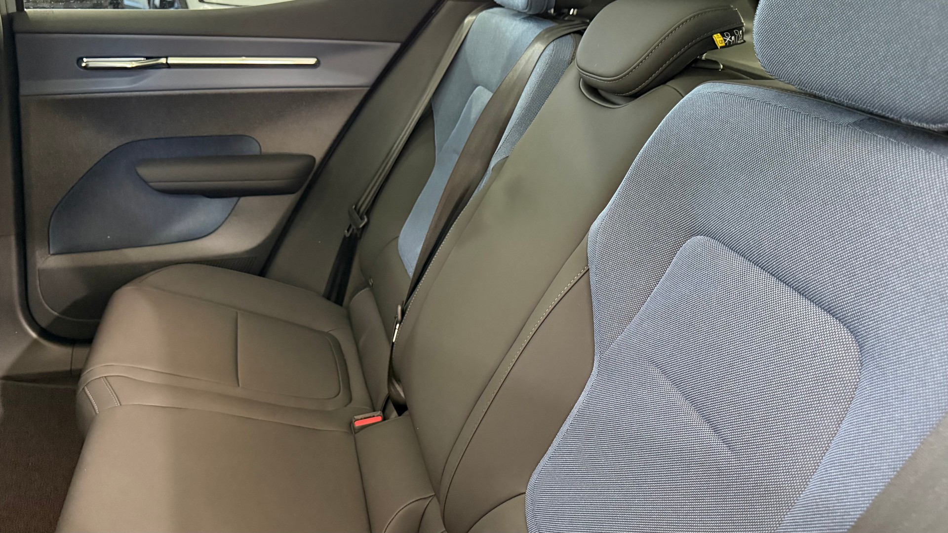 VOLVO EX 30 E60 Twin Ultra Performanc-image-9