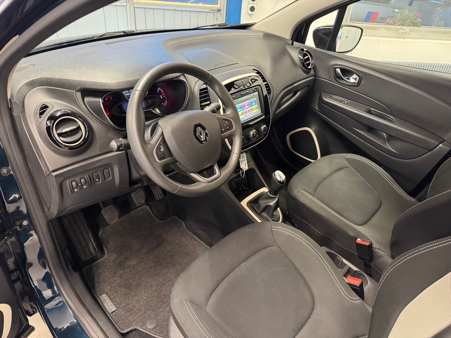 RENAULT Captur 0.9 12V Intens-image-7
