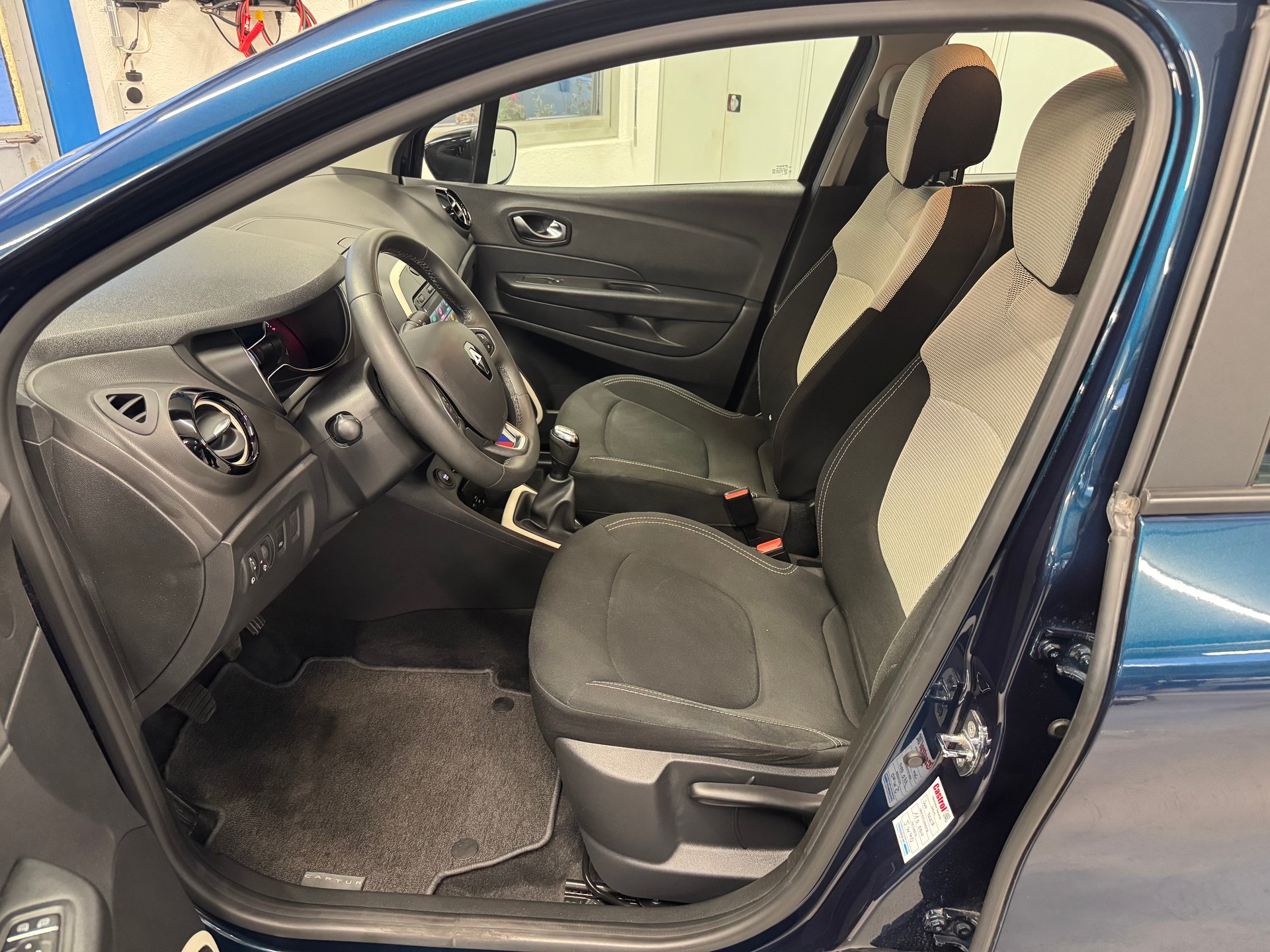 RENAULT Captur 0.9 12V Intens-image-6
