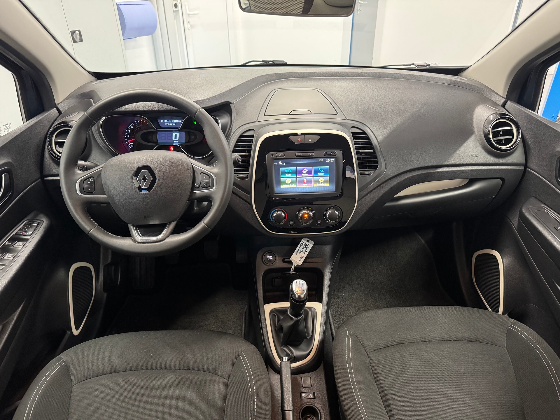 RENAULT Captur 0.9 12V Intens-image-8