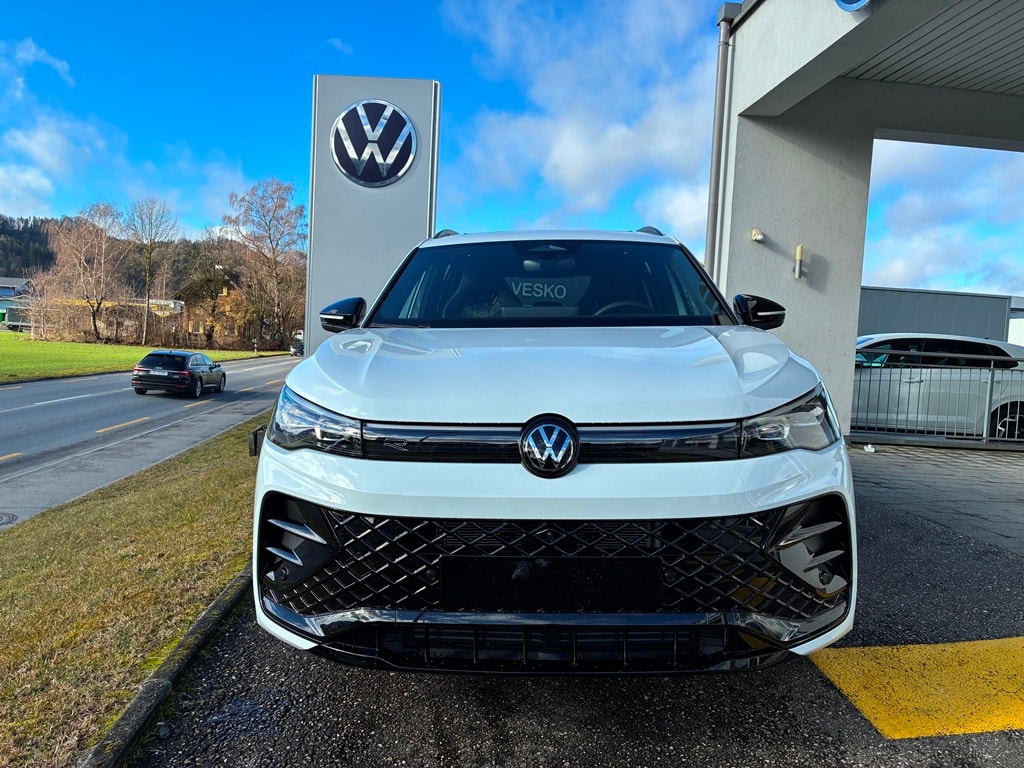 VW Tiguan 2.0 TSI DSG R-Line 4Motion-image-3