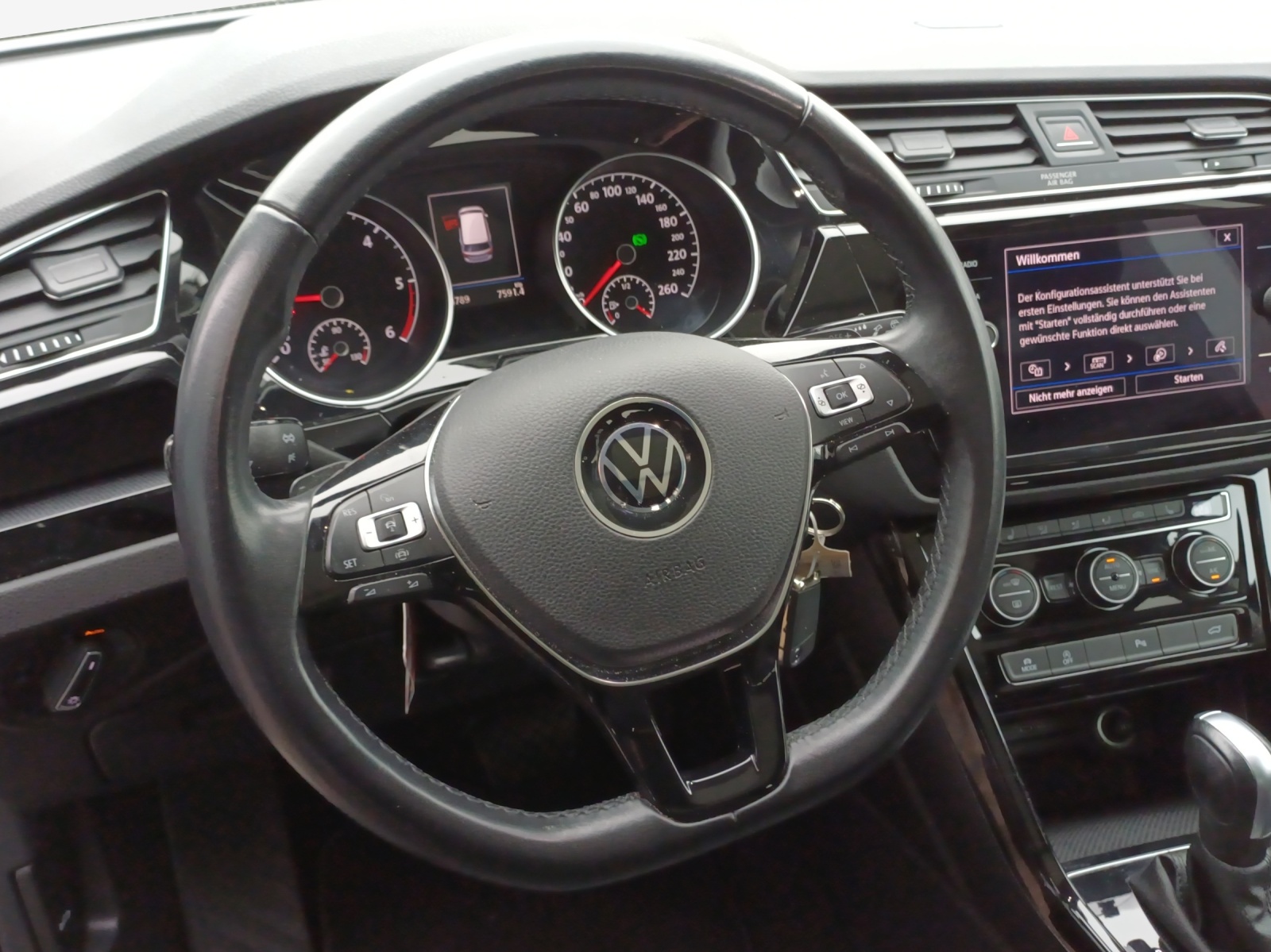 VW Touran 2.0 TDI BlueMotion Technology Highline DSG-image-9