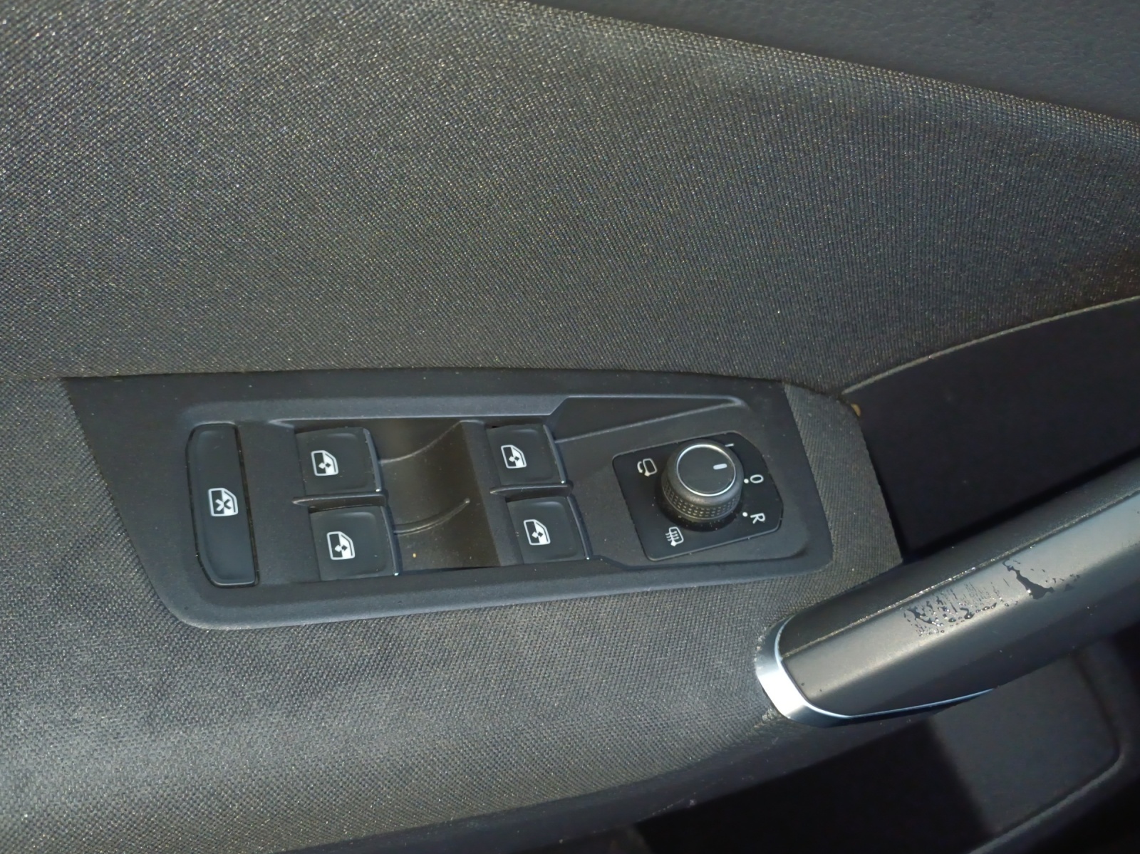 VW Touran 2.0 TDI BlueMotion Technology Highline DSG-image-15