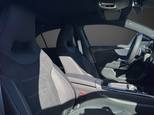 MERCEDES-BENZ A 250 4Matic 8G-DCT-image-11