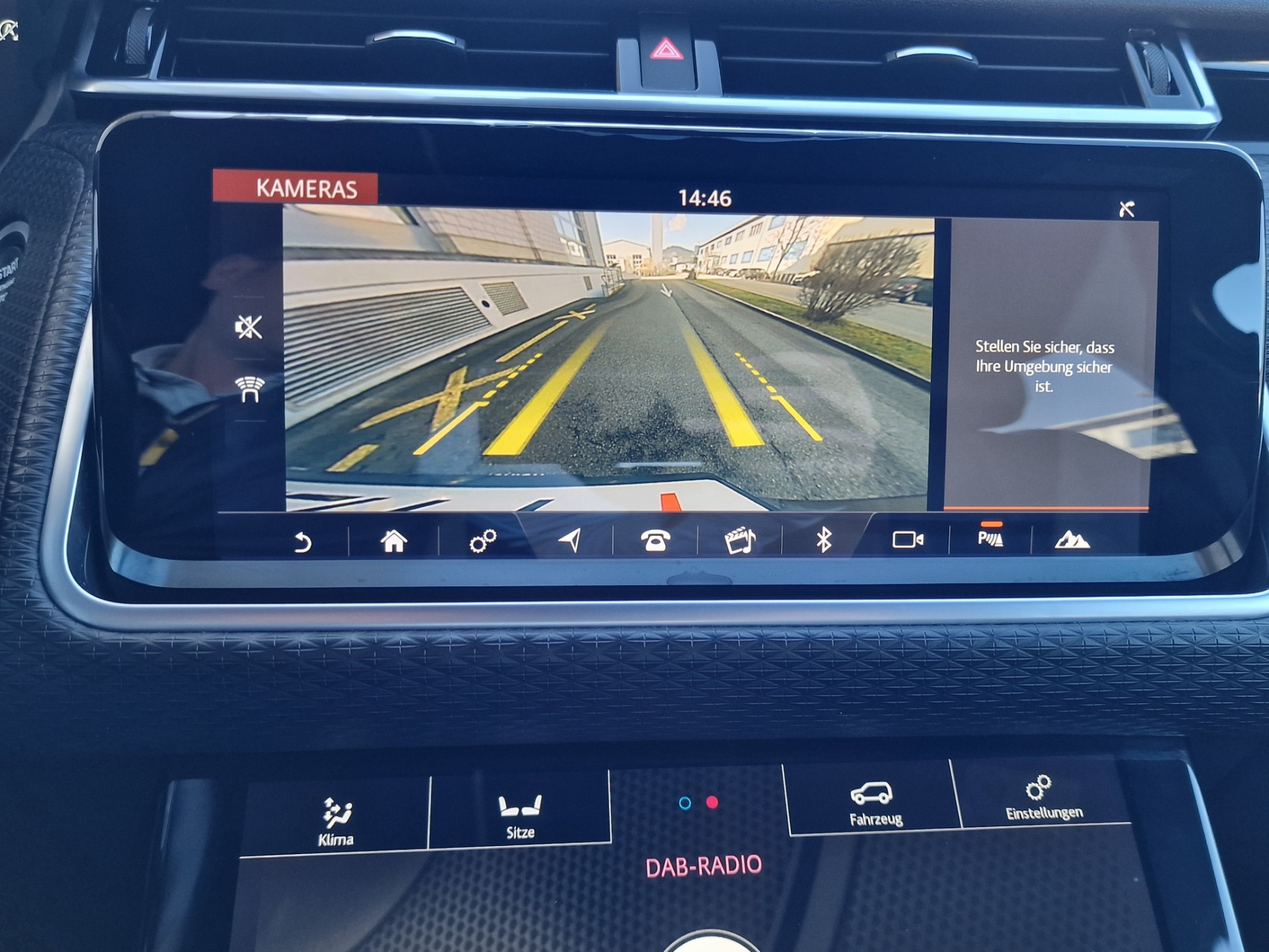 LAND ROVER Range Rover Velar R-Dynamic D 240 SE Automatic-image-12
