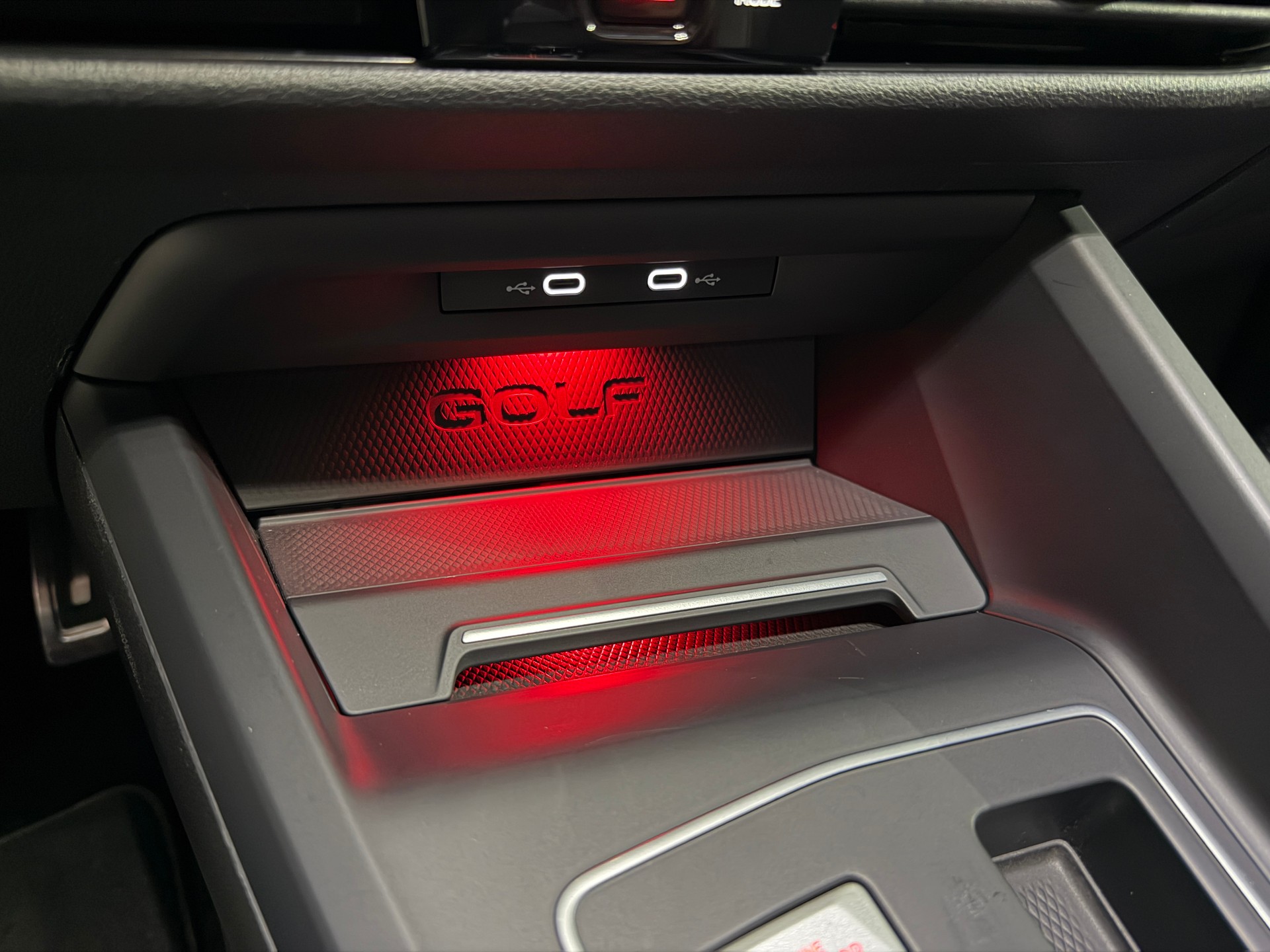VW Golf 2.0 TSI GTI Clubsport DSG EDITION 45 / Akrapovic-image-14