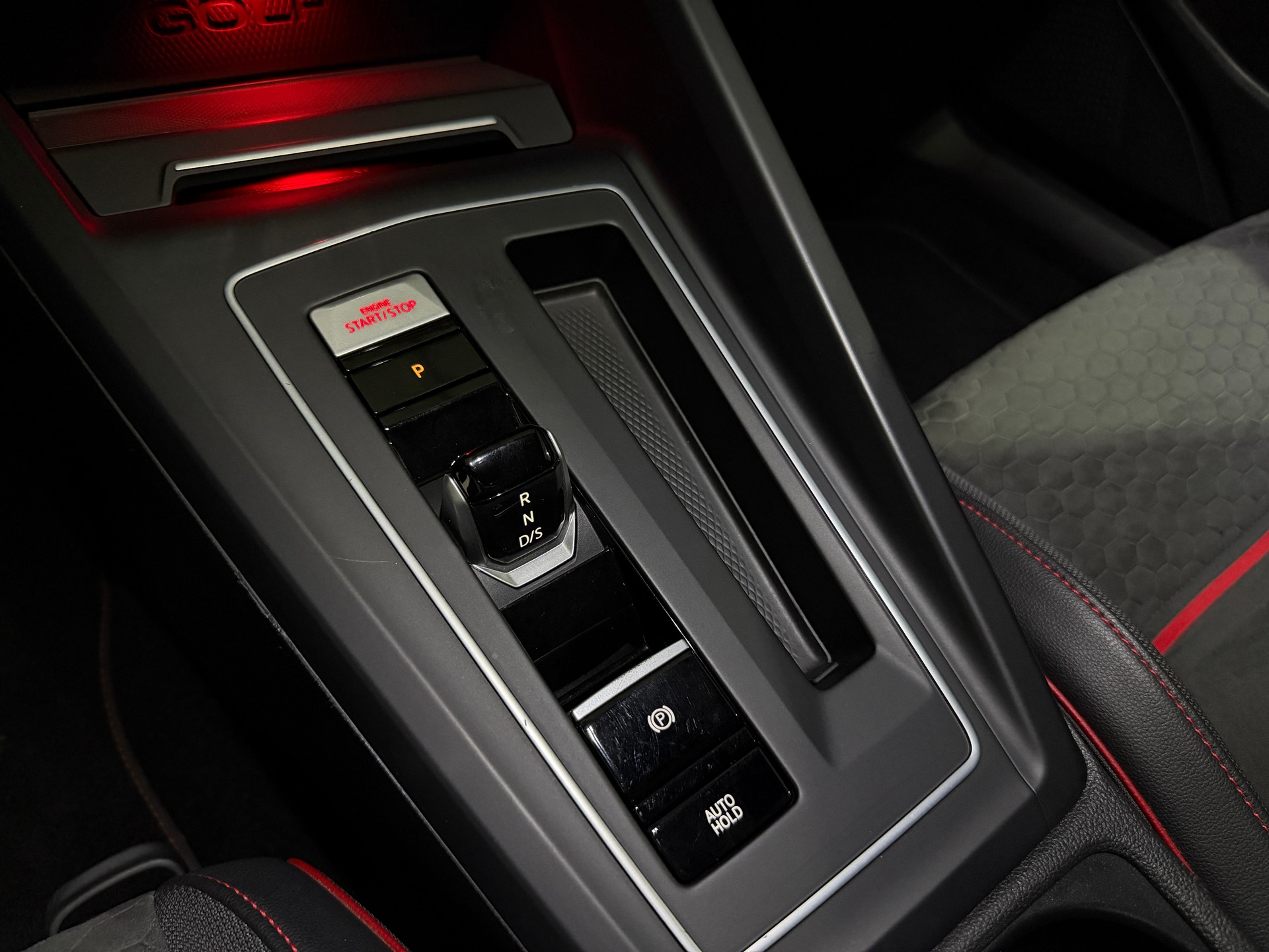 VW Golf 2.0 TSI GTI Clubsport DSG EDITION 45 / Akrapovic-image-15