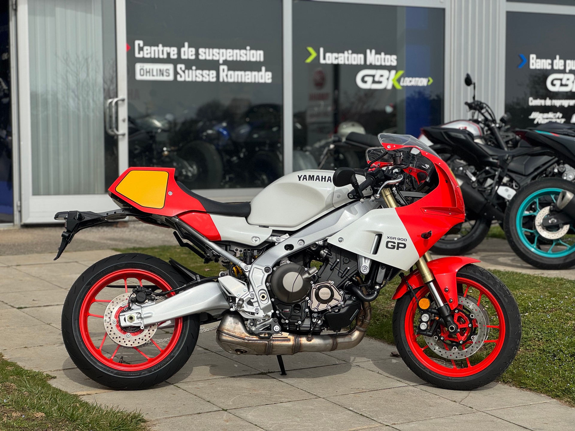 YAMAHA XSR 900 GP-showroom-element-1