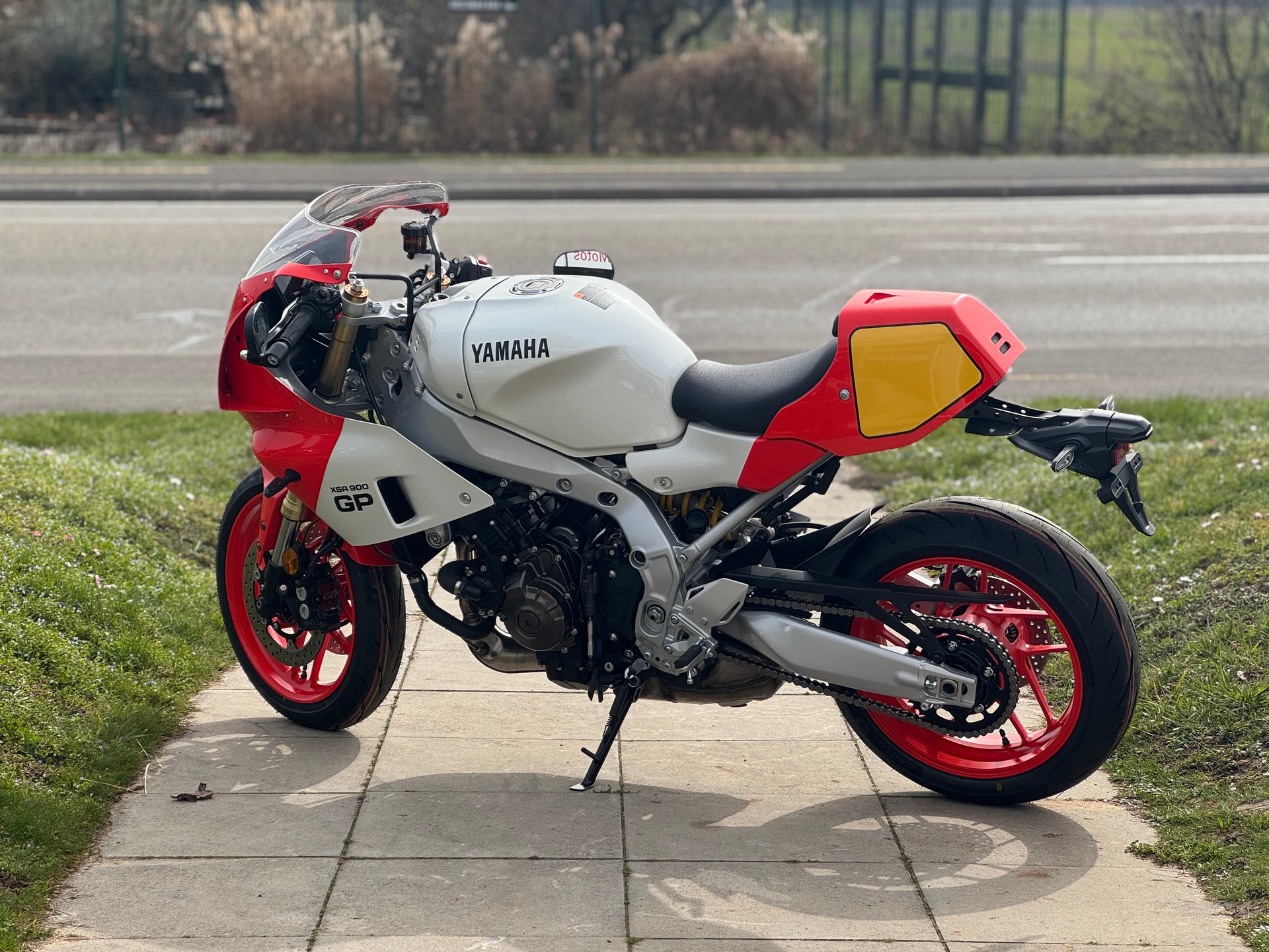 YAMAHA XSR 900 GP-showroom-element-3