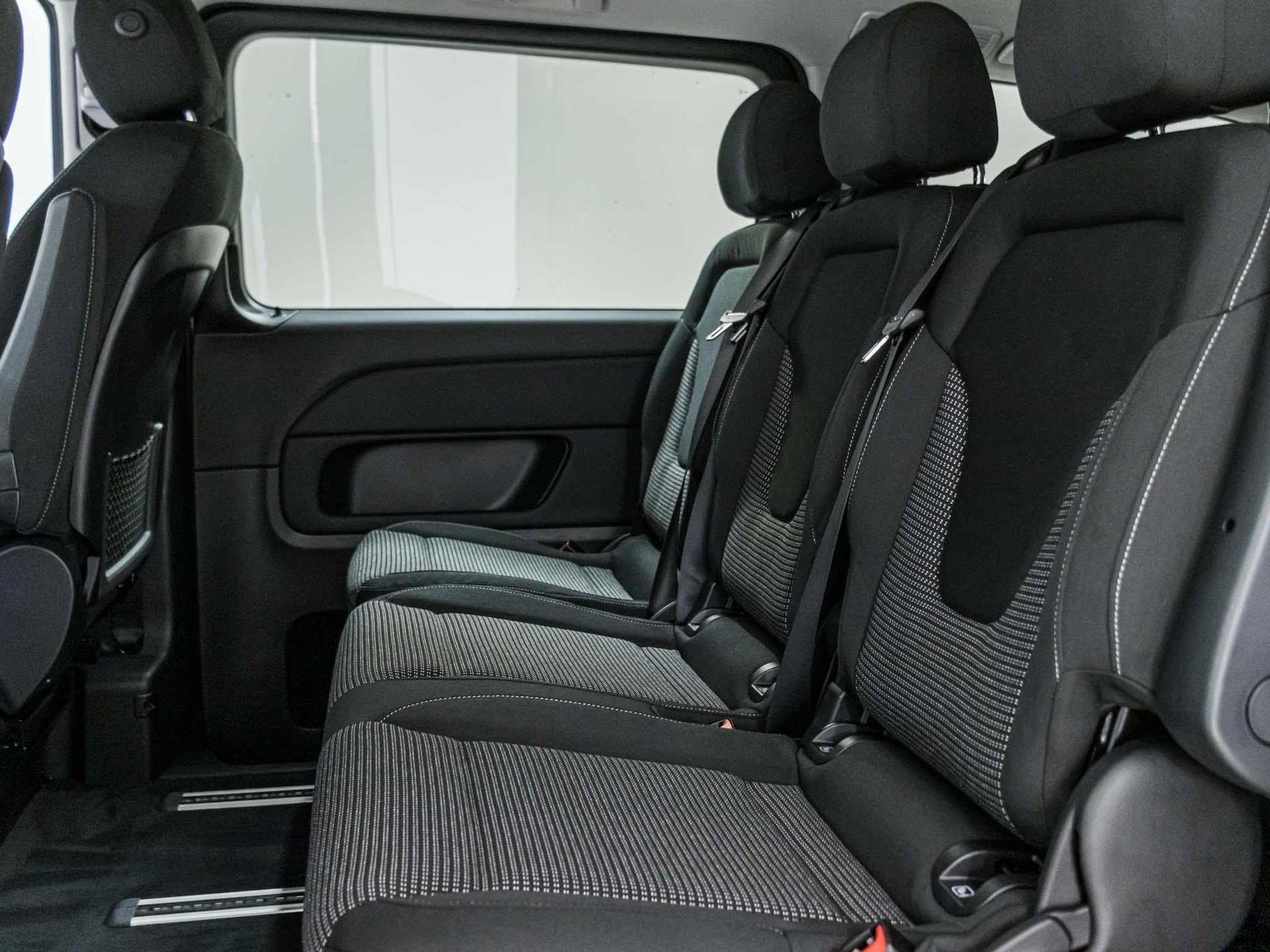 MERCEDES-BENZ V 250 d 4MATIC TREND L-image-7