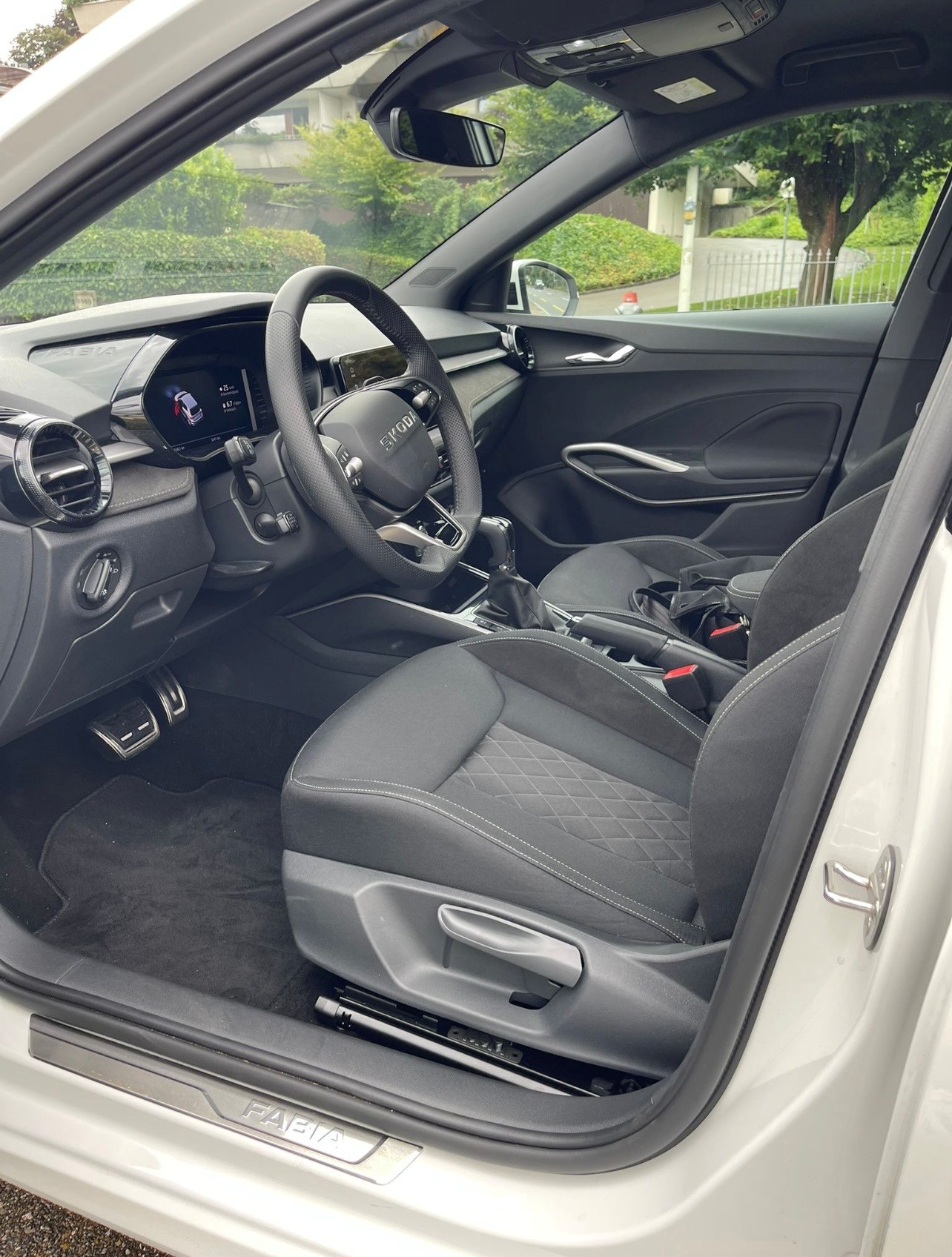 SKODA Fabia 1.0 TSI Dynamic DSG-image-3