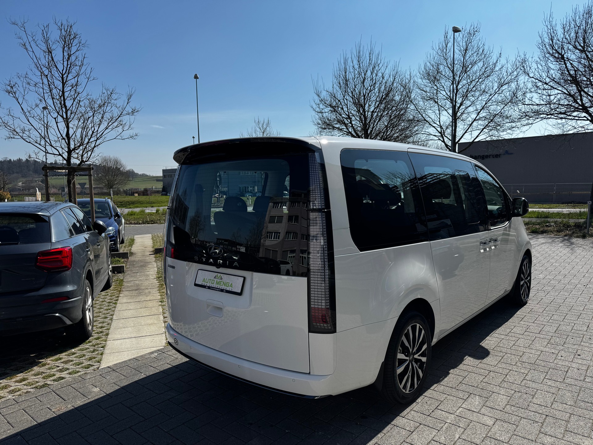 HYUNDAI Staria Premium 2.2 CRDi Amplia A-image-4