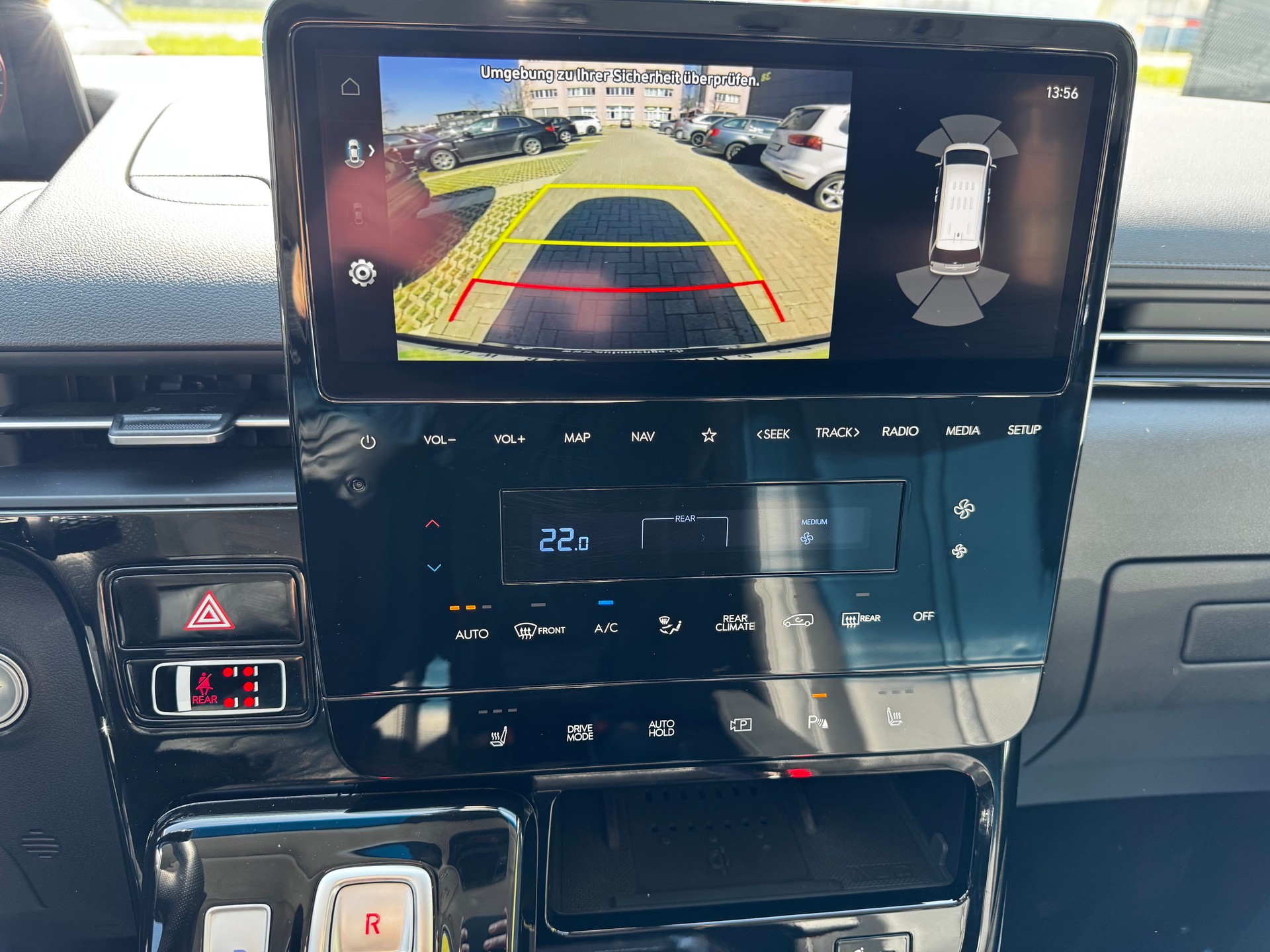 HYUNDAI Staria Premium 2.2 CRDi Amplia A-image-13