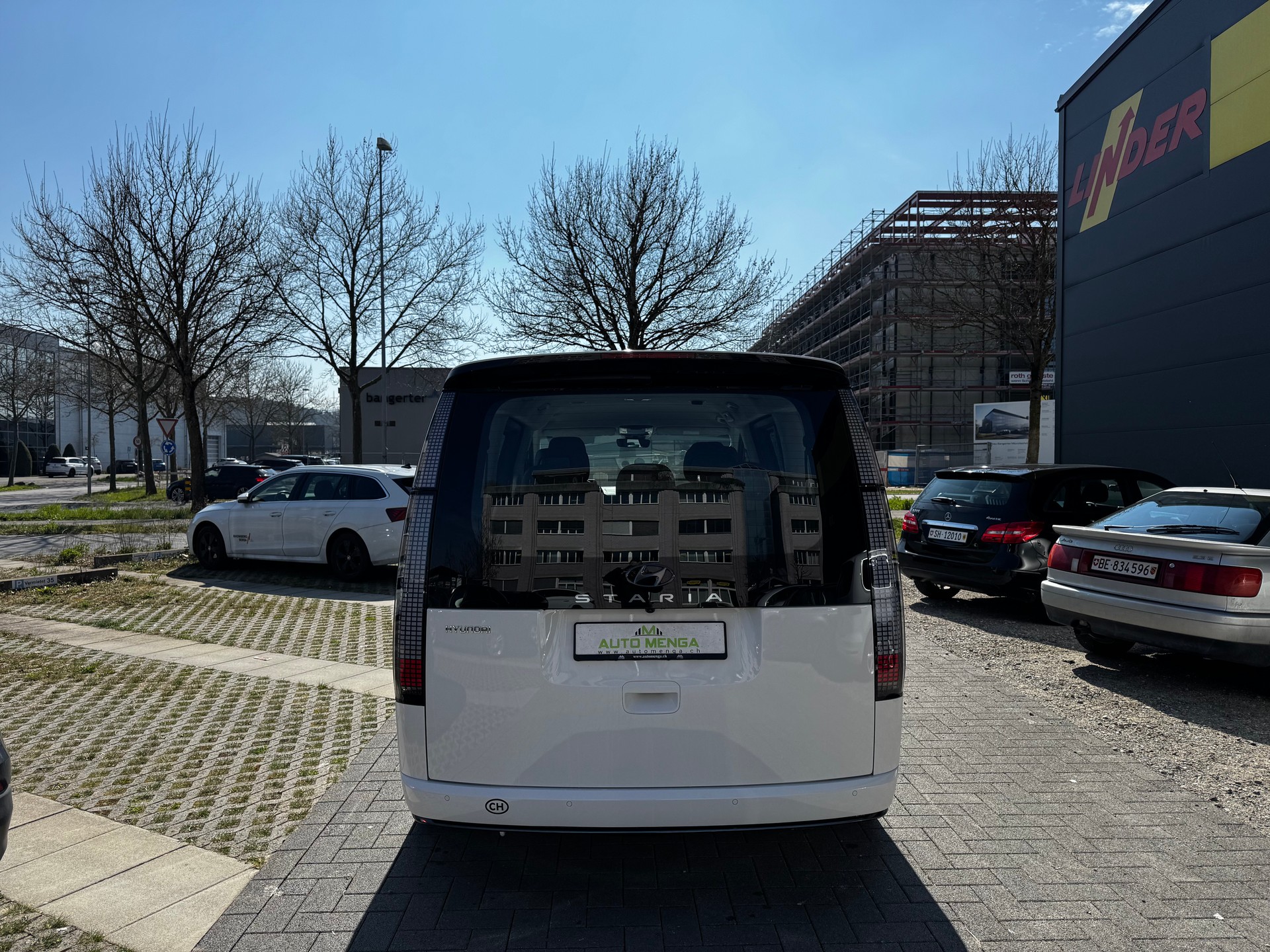 HYUNDAI Staria Premium 2.2 CRDi Amplia A-image-5