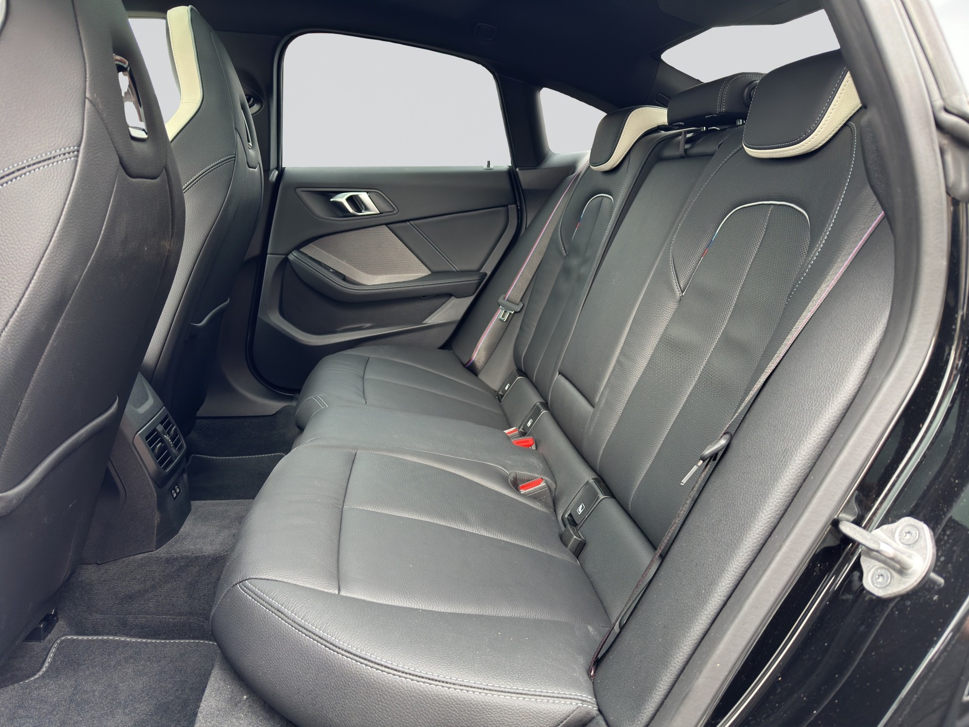 BMW 220i Gran Coupé M Sport Pro Edition Shadow Line Steptronic-image-7
