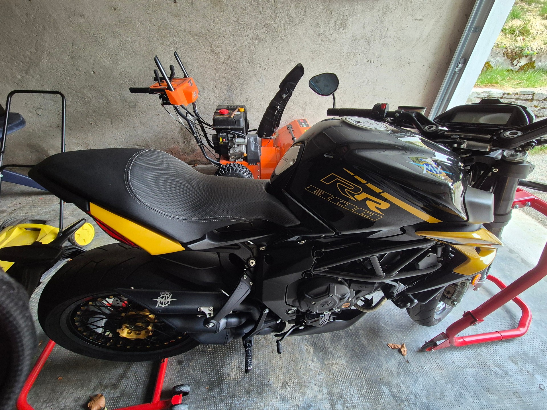MV AGUSTA Dragster 800 RR ABS 75 Anniversario-image-3