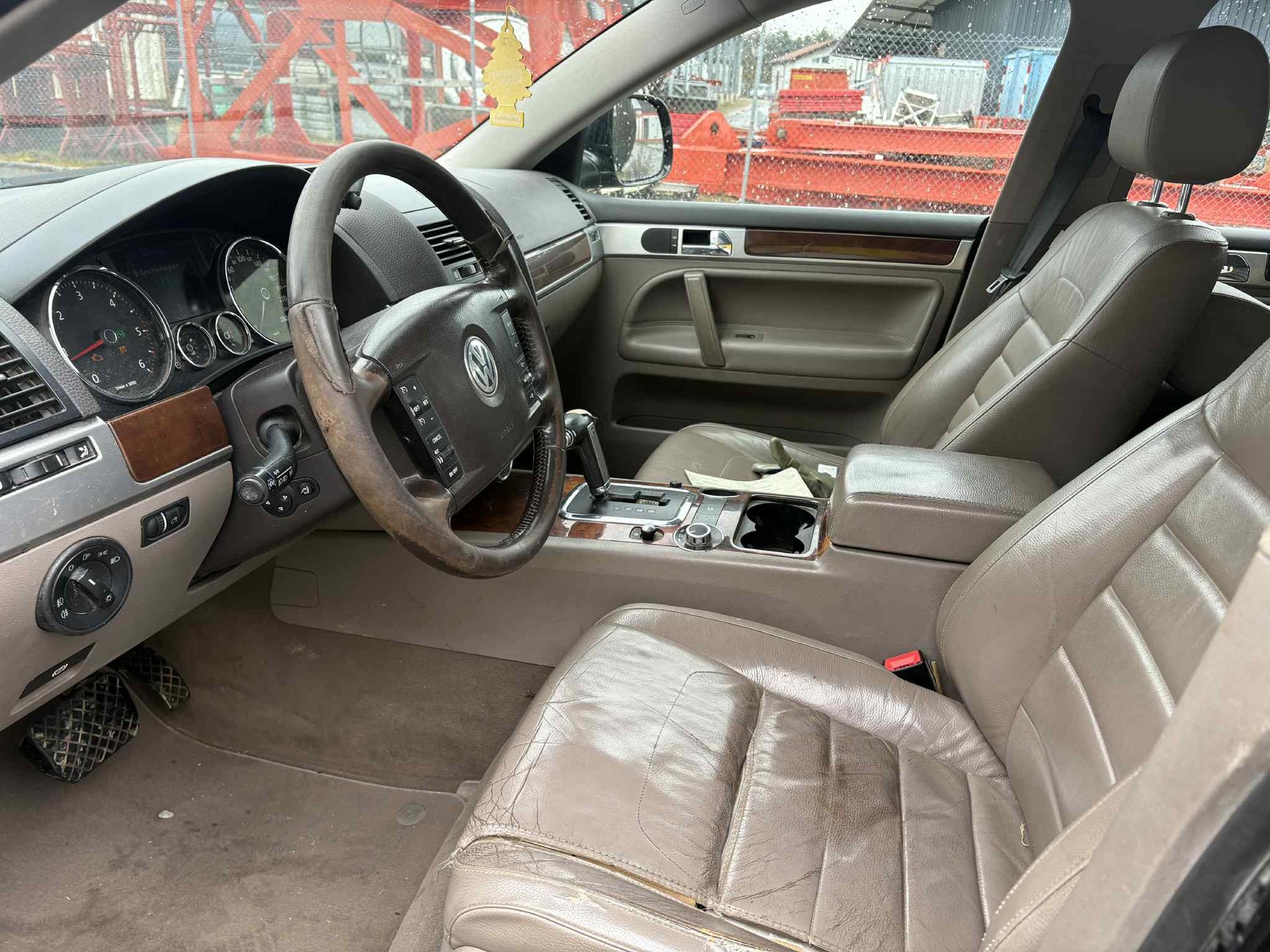 VW TOUAREG-image-4