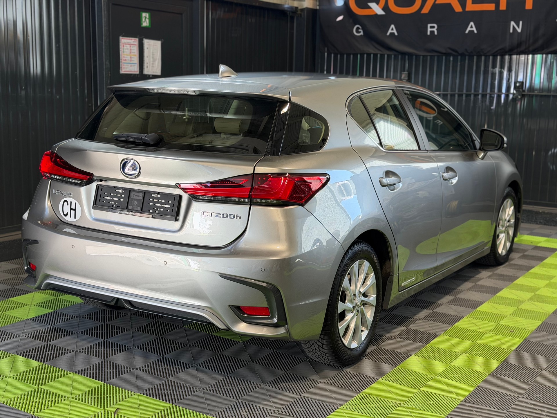 LEXUS CT 200h 1.8 excellence CVT-image-1