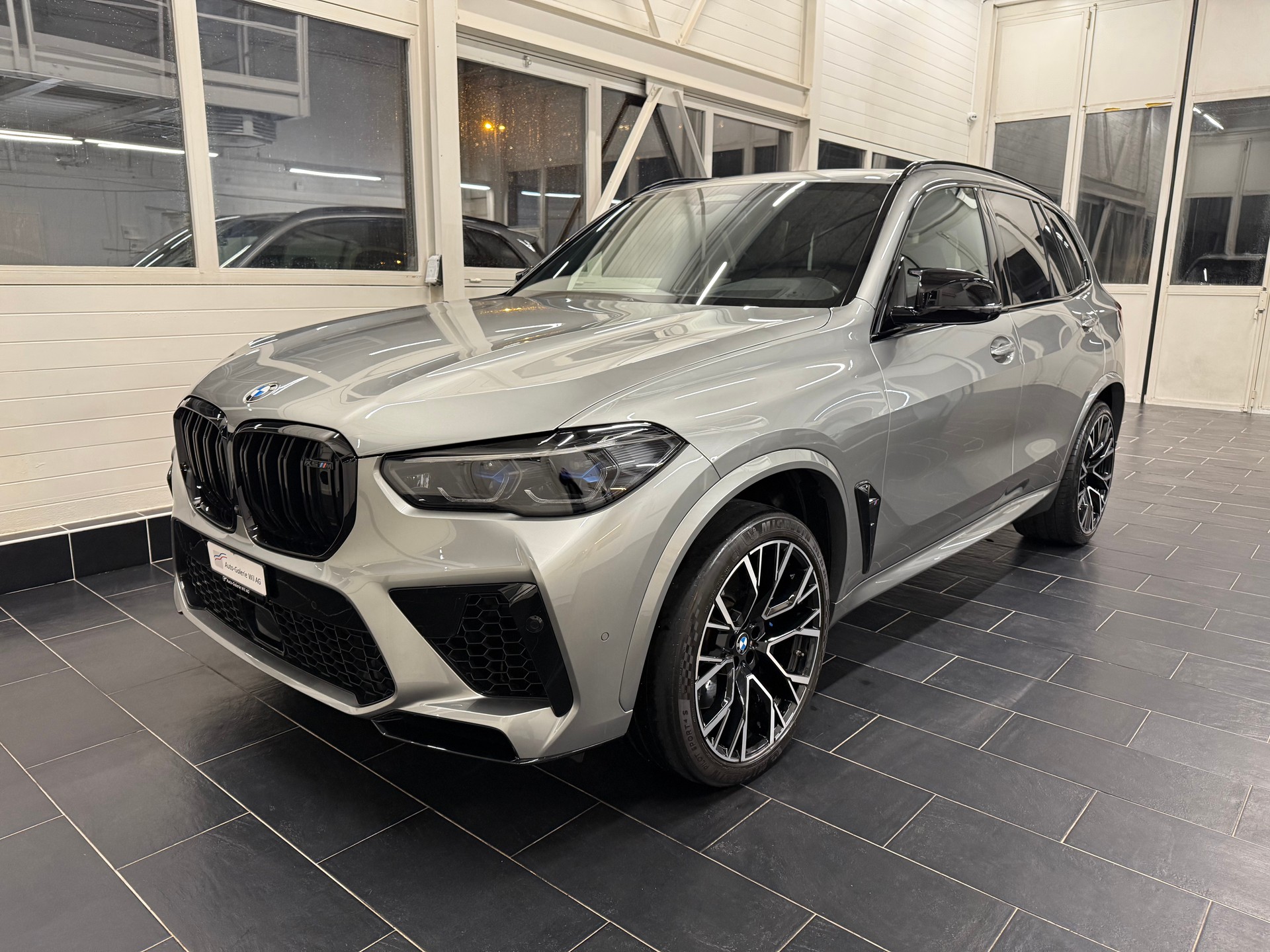 BMW X5M Competition Steptronic Competition-showroom-element-1