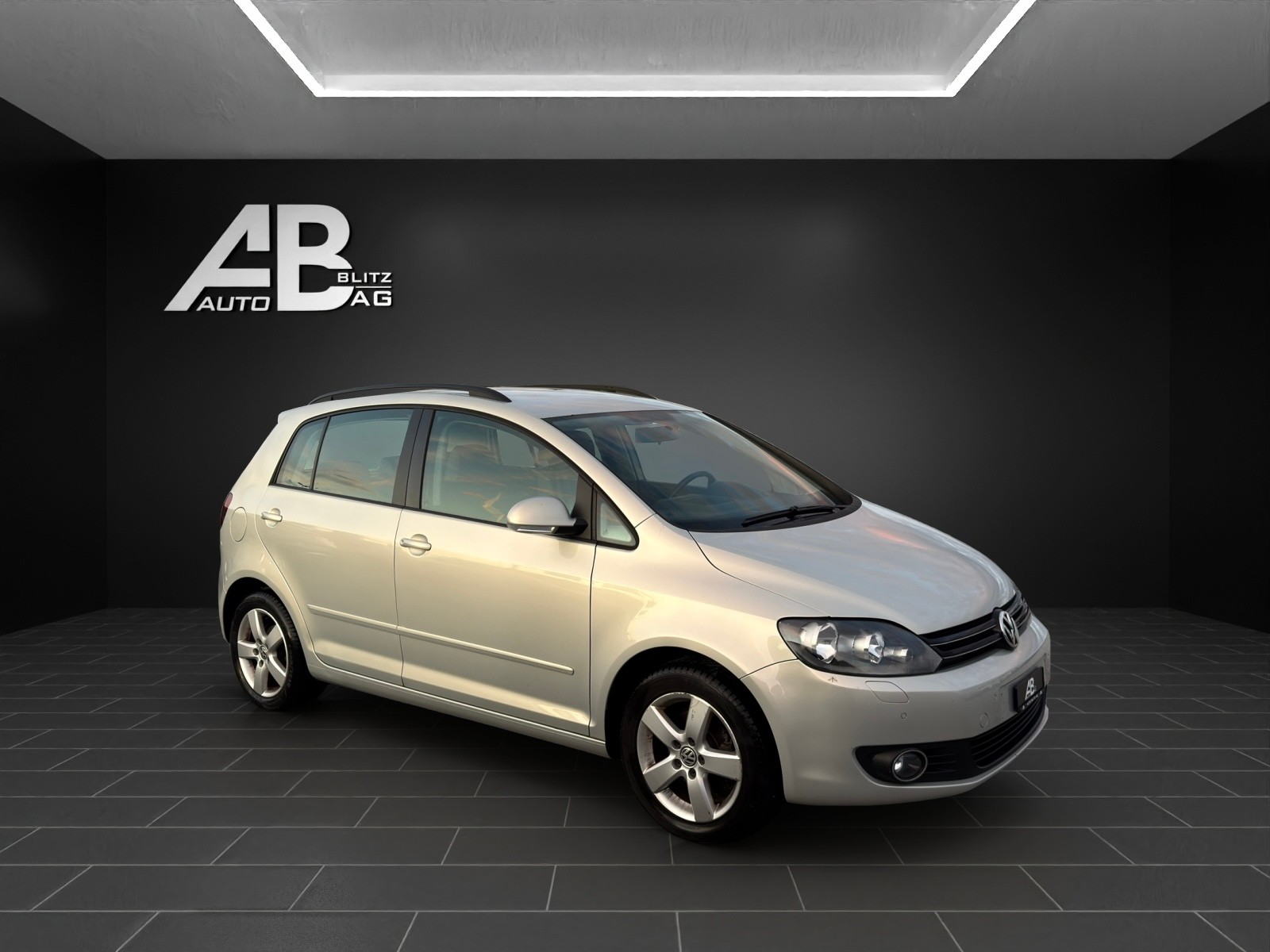 VW Golf Plus 1.2 TSI Trendline DSG-image-5