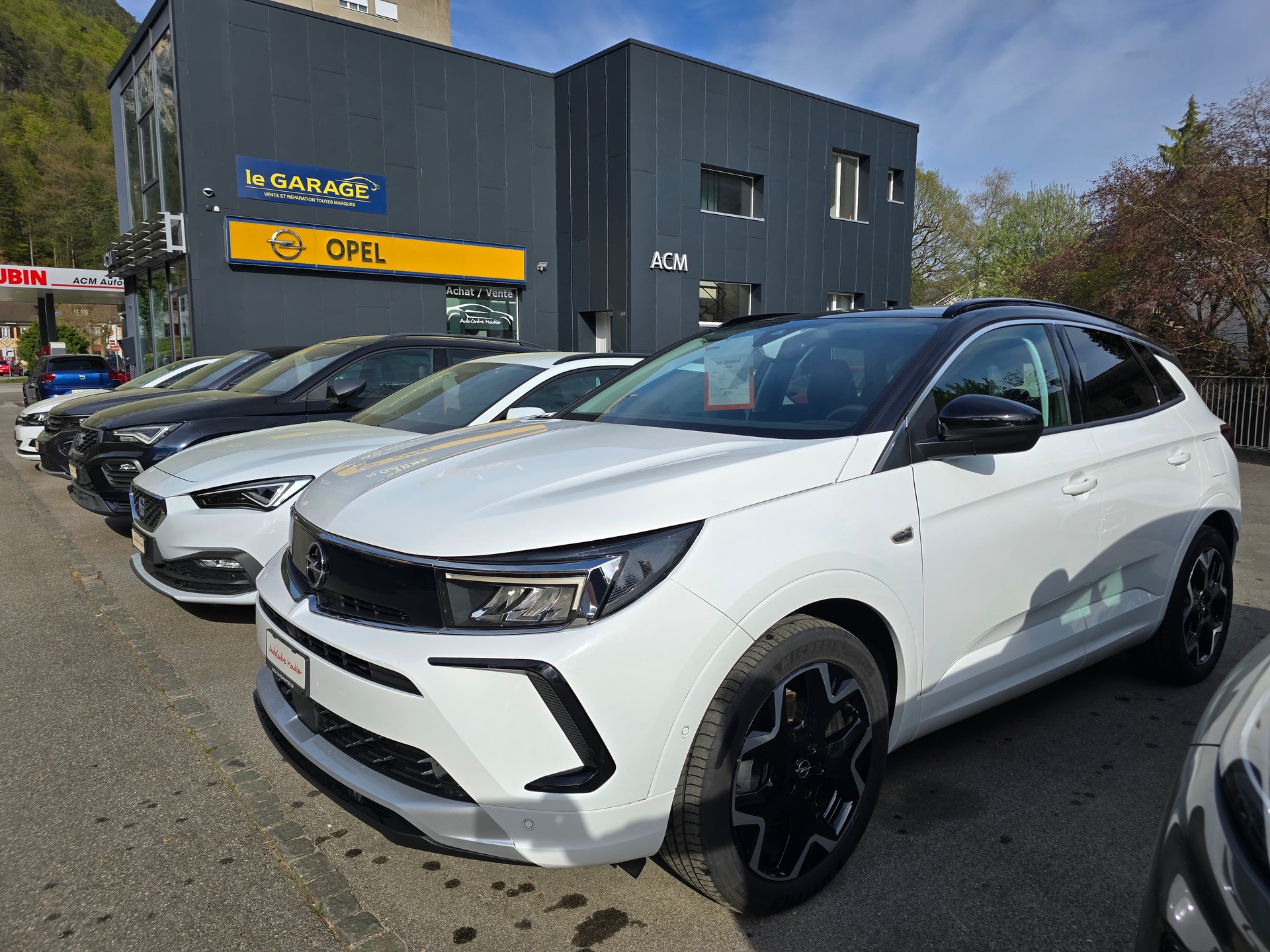 OPEL Grandland 1.6 Hybrid Ultimate Automatik-image-1