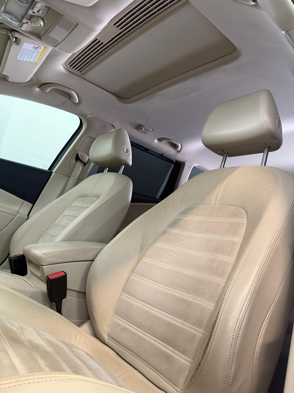 VW Passat Variant 2.0 FSI Highline 4Motion-image-14