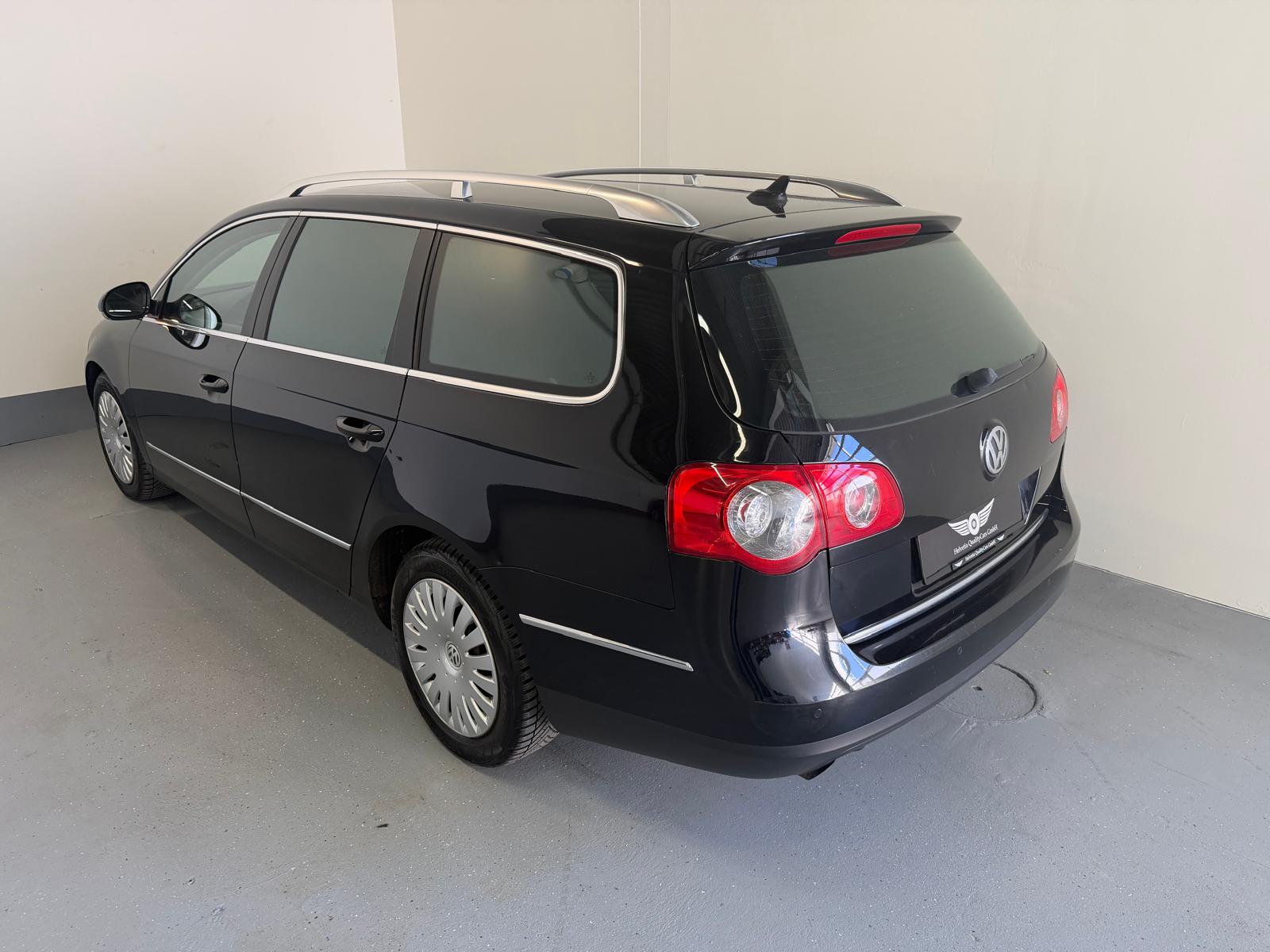 VW Passat Variant 2.0 FSI Highline 4Motion-image-8