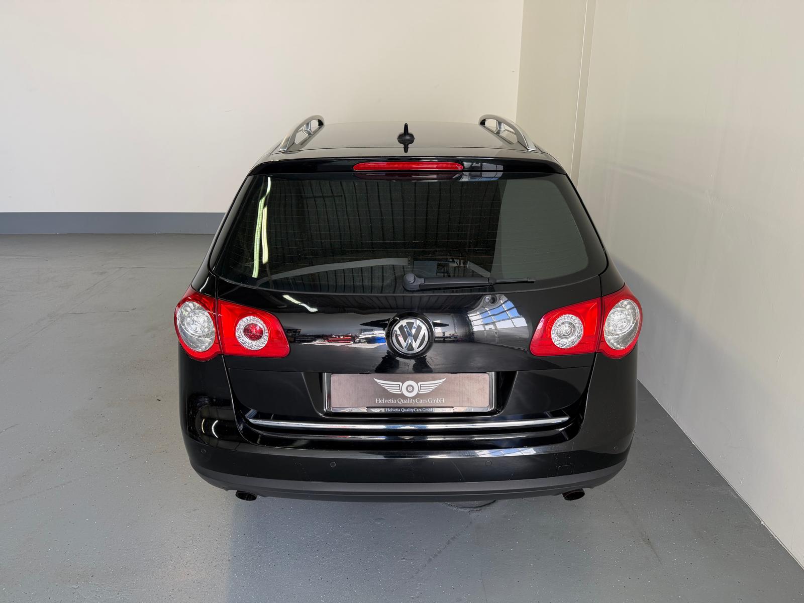 VW Passat Variant 2.0 FSI Highline 4Motion-image-10