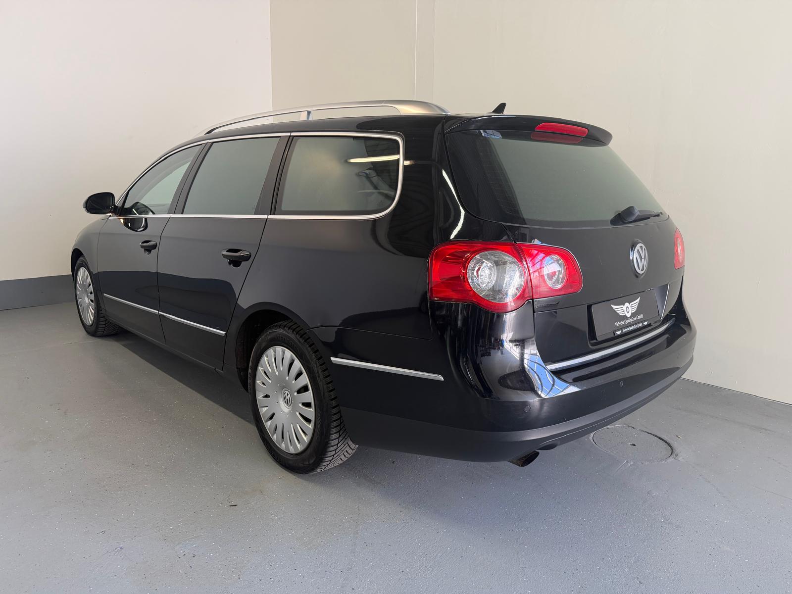 VW Passat Variant 2.0 FSI Highline 4Motion-image-9