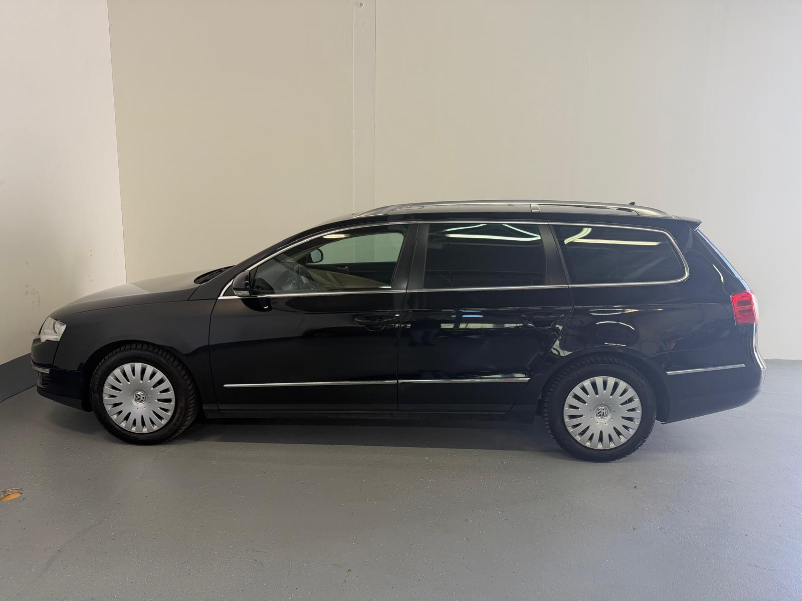 VW Passat Variant 2.0 FSI Highline 4Motion-image-6