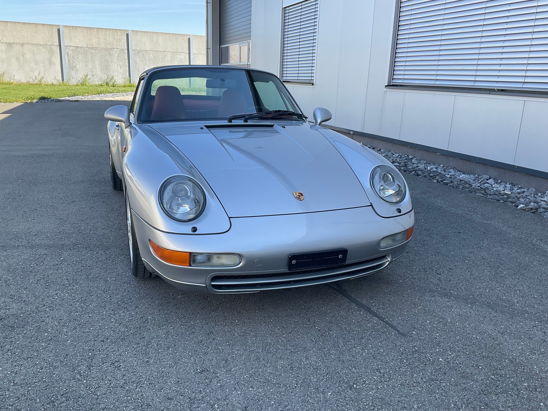 PORSCHE 911 Carrera 4 Cabrio-image-3