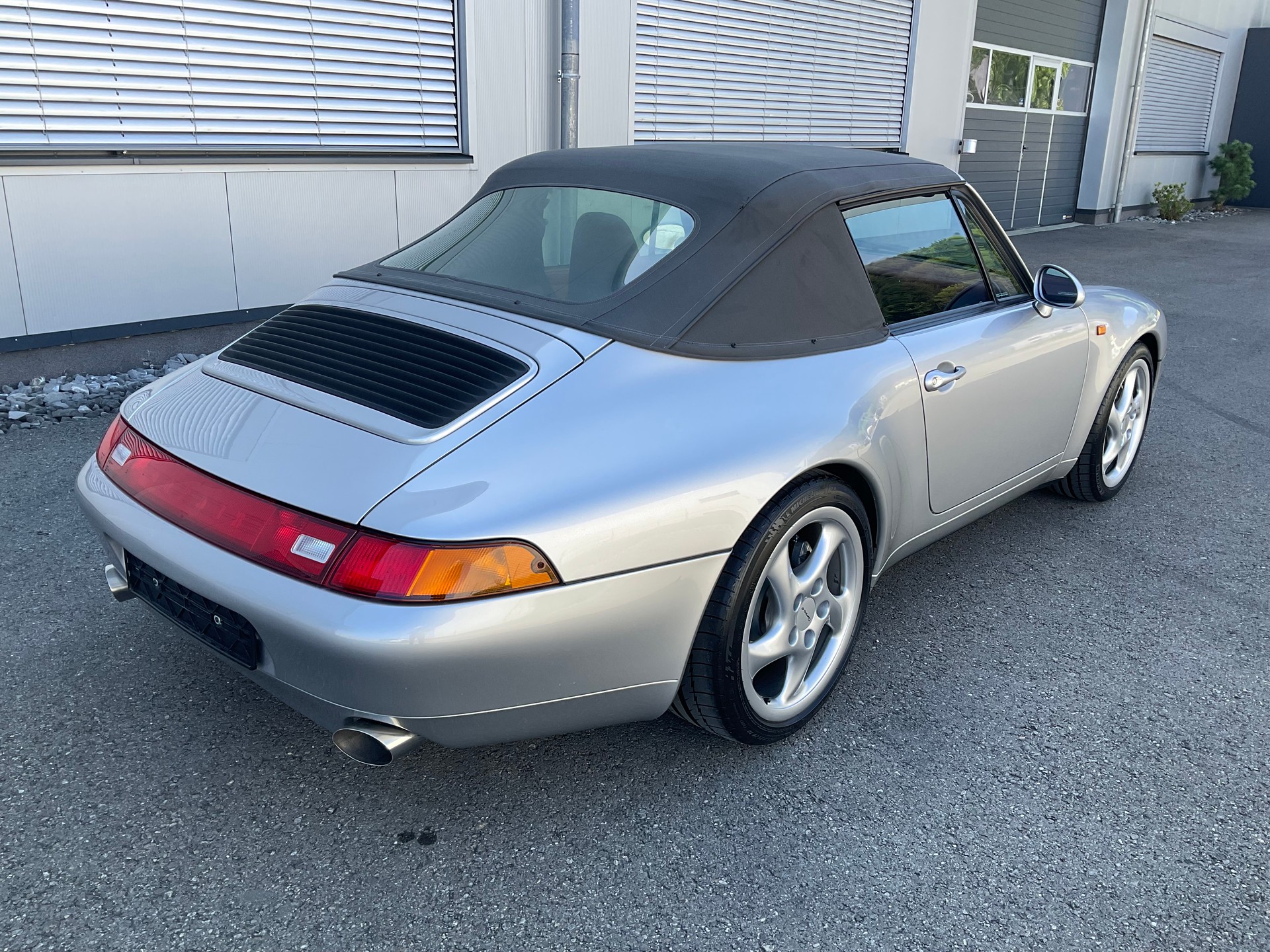 PORSCHE 911 Carrera 4 Cabrio-image-2