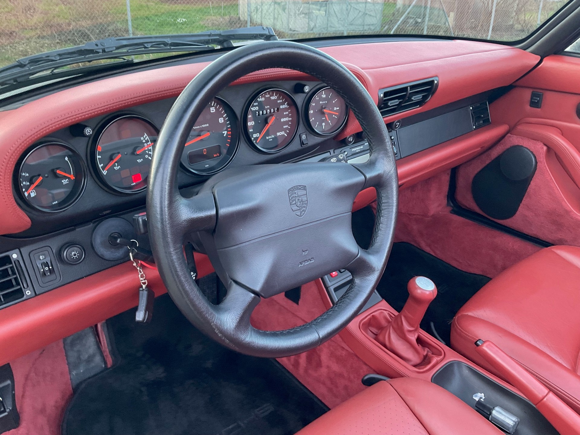 PORSCHE 911 Carrera 4 Cabrio-image-7