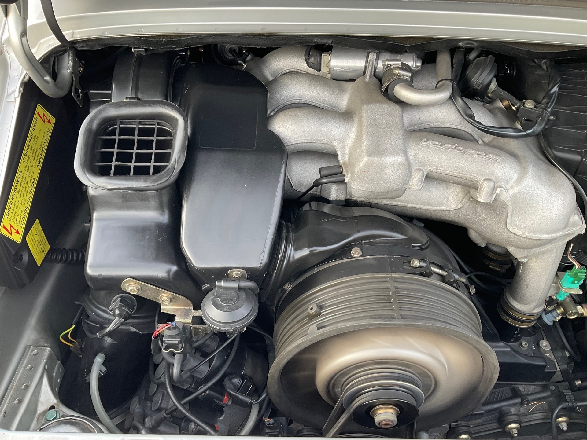PORSCHE 911 Carrera 4 Cabrio-image-8