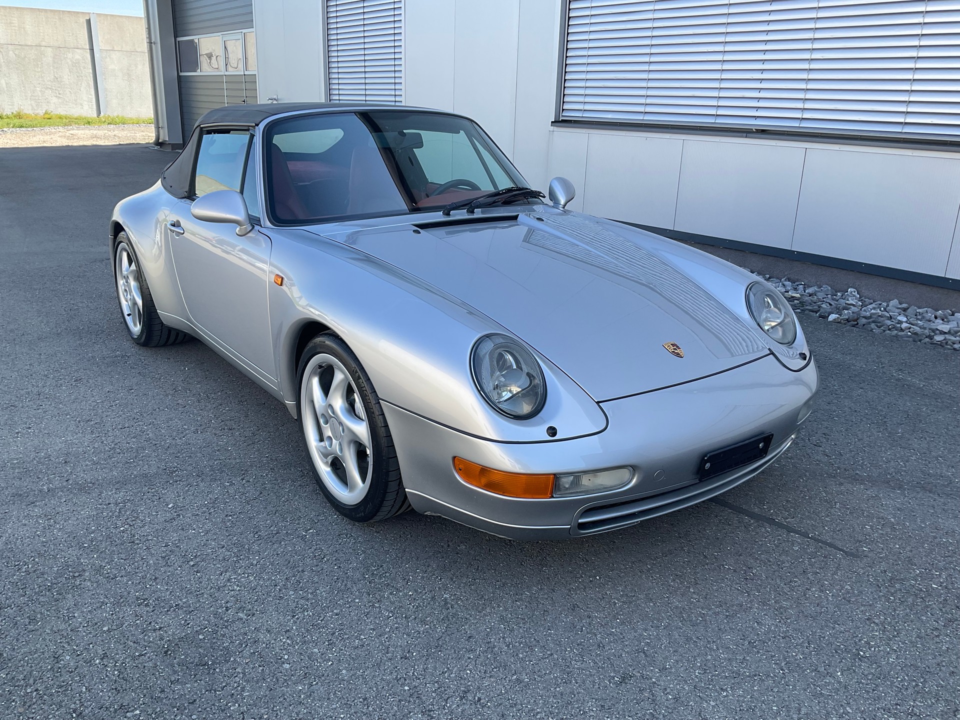 PORSCHE 911 Carrera 4 Cabrio-image-1