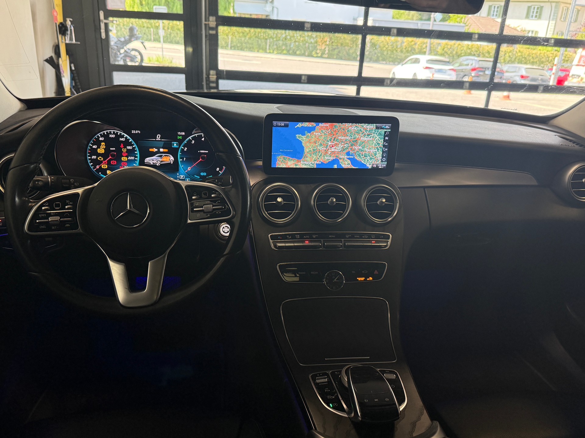 MERCEDES-BENZ C 200 Swiss Star AMG Line 4M 9G-Tronic-image-6