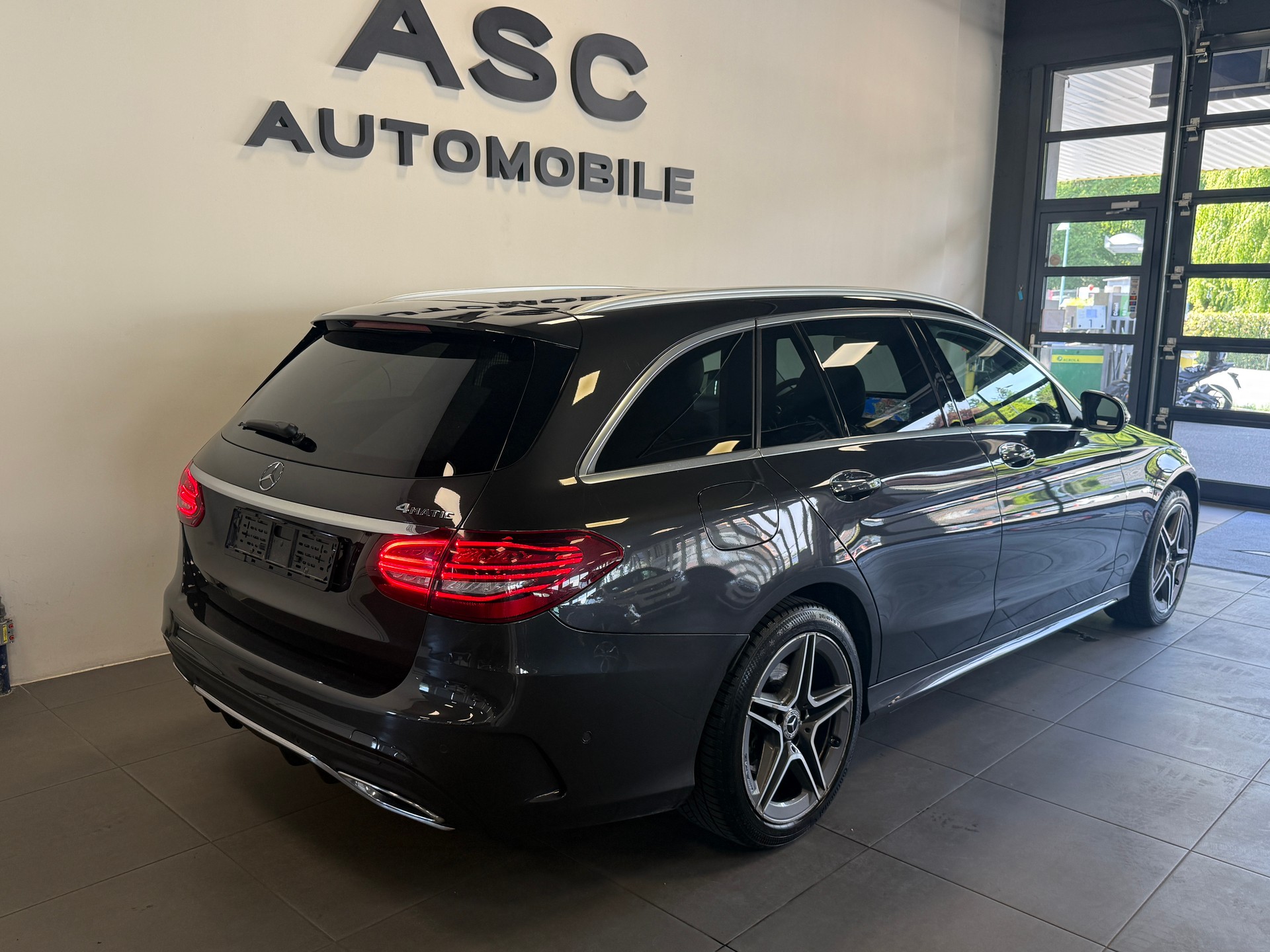 MERCEDES-BENZ C 200 Swiss Star AMG Line 4M 9G-Tronic-showroom-element-2