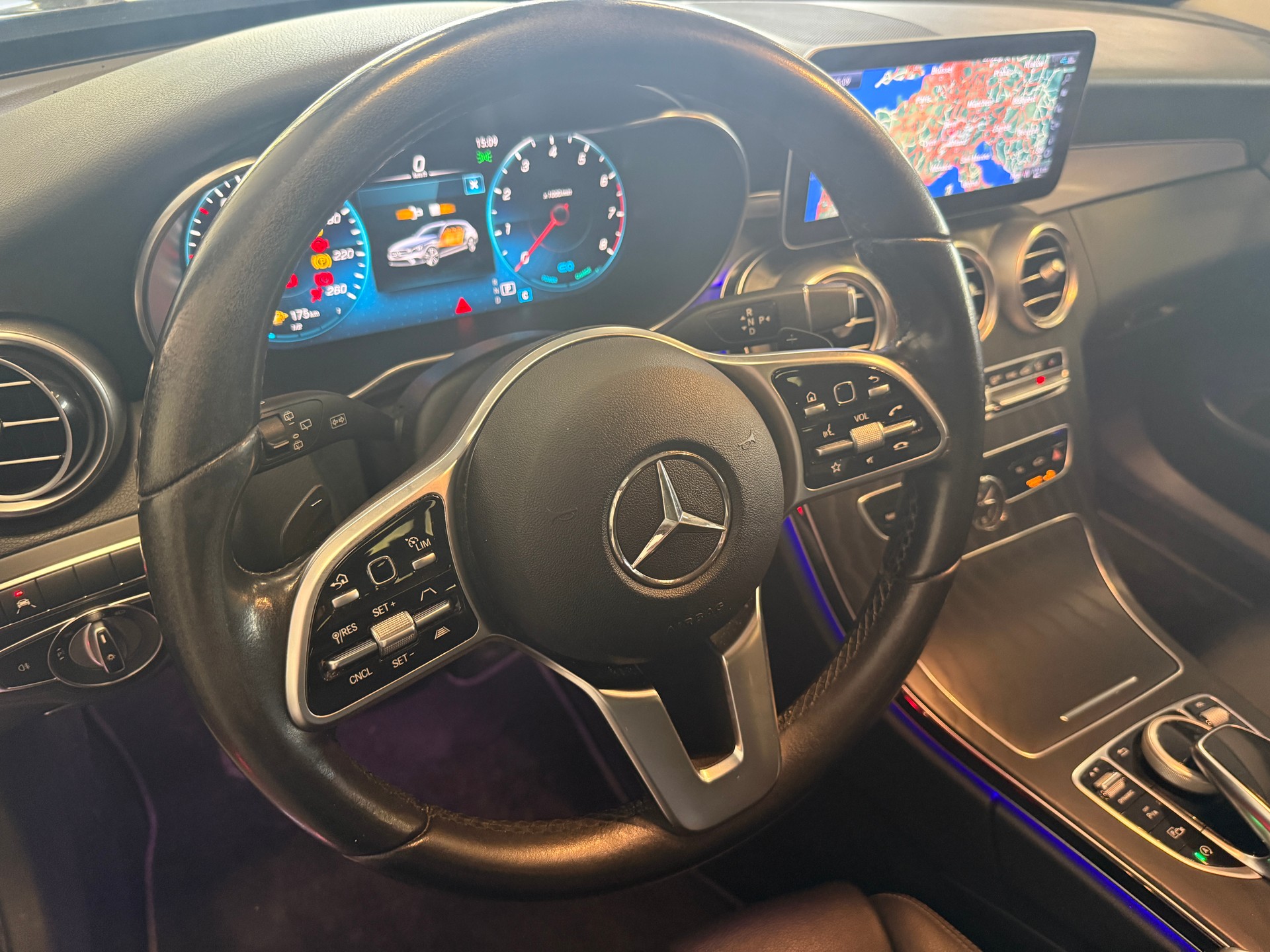 MERCEDES-BENZ C 200 Swiss Star AMG Line 4M 9G-Tronic-image-11