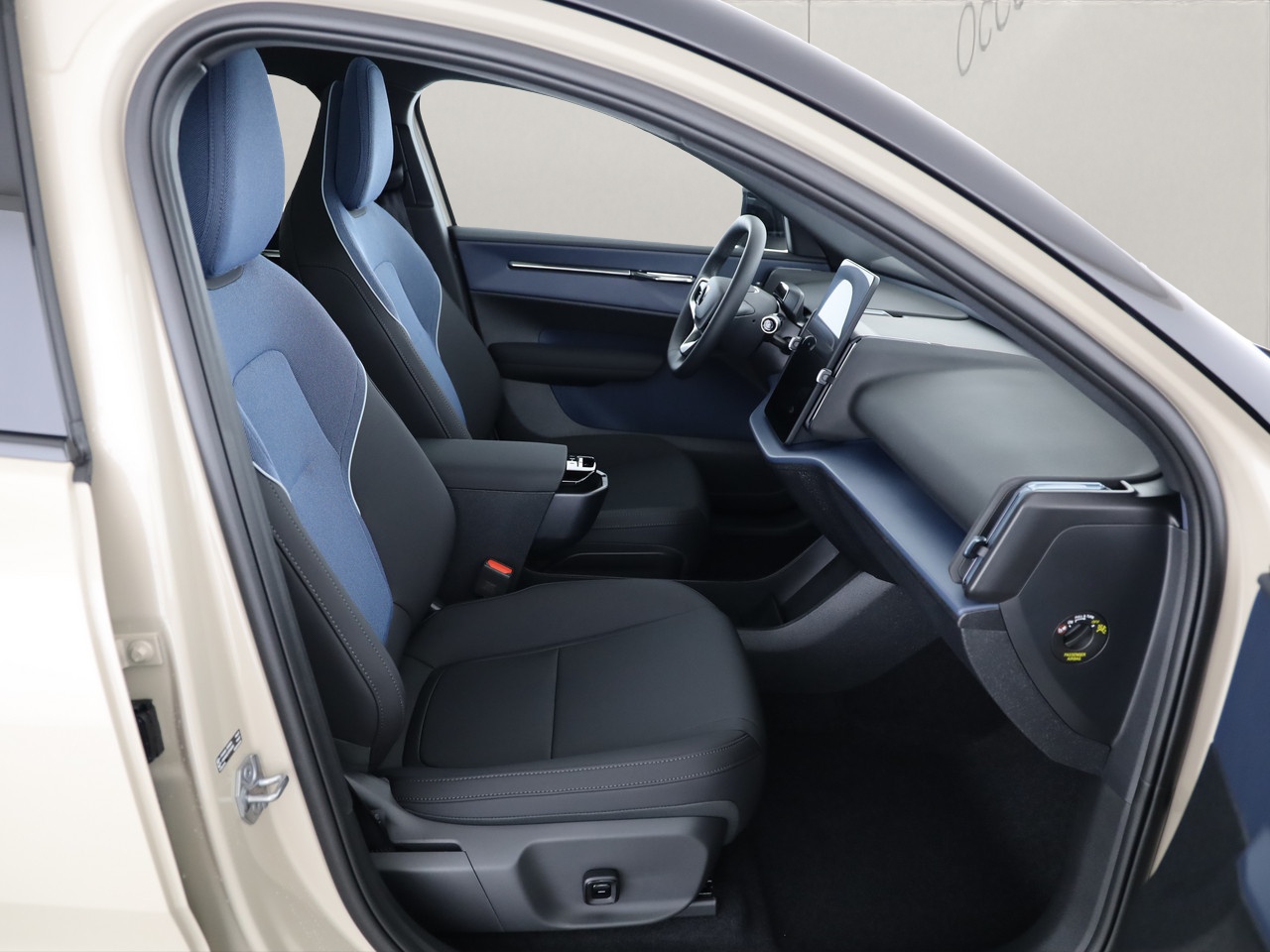 VOLVO EX30 CC E60 Twin Performance AWD-image-8