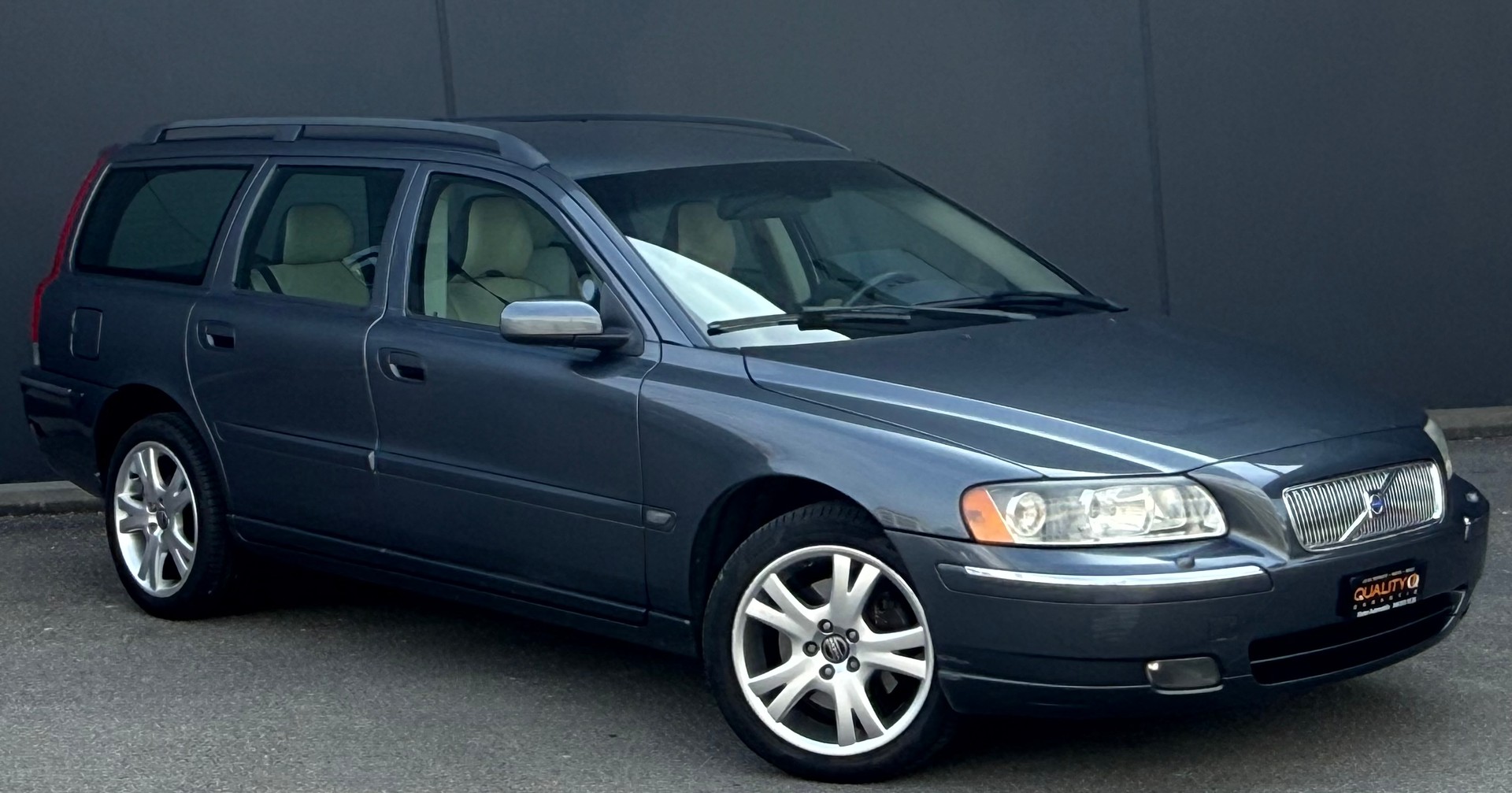 VOLVO V70 2.5T AWD Summum