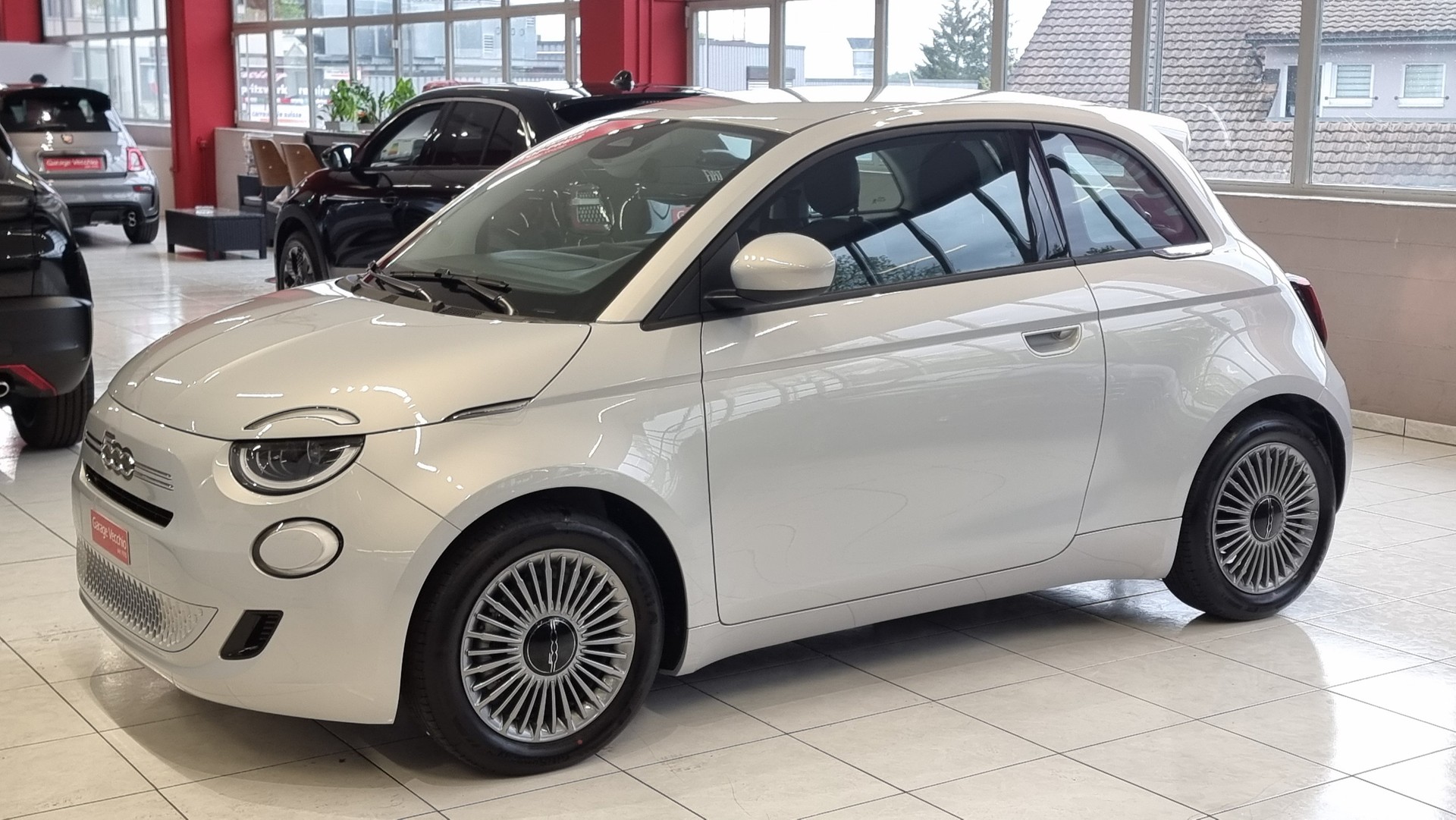 FIAT 500 1.0 Hybrid Torino-showroom-element-1