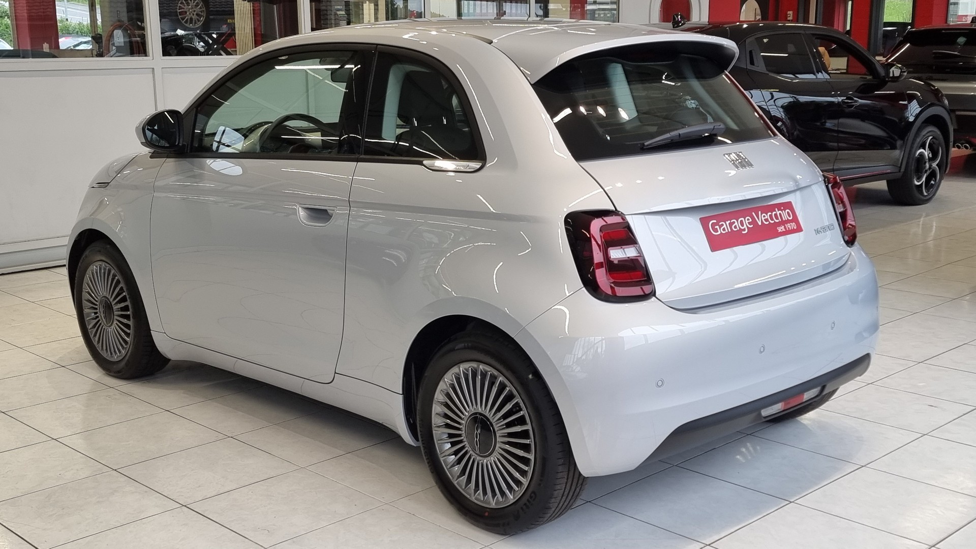 FIAT 500 1.0 Hybrid Torino-showroom-element-3