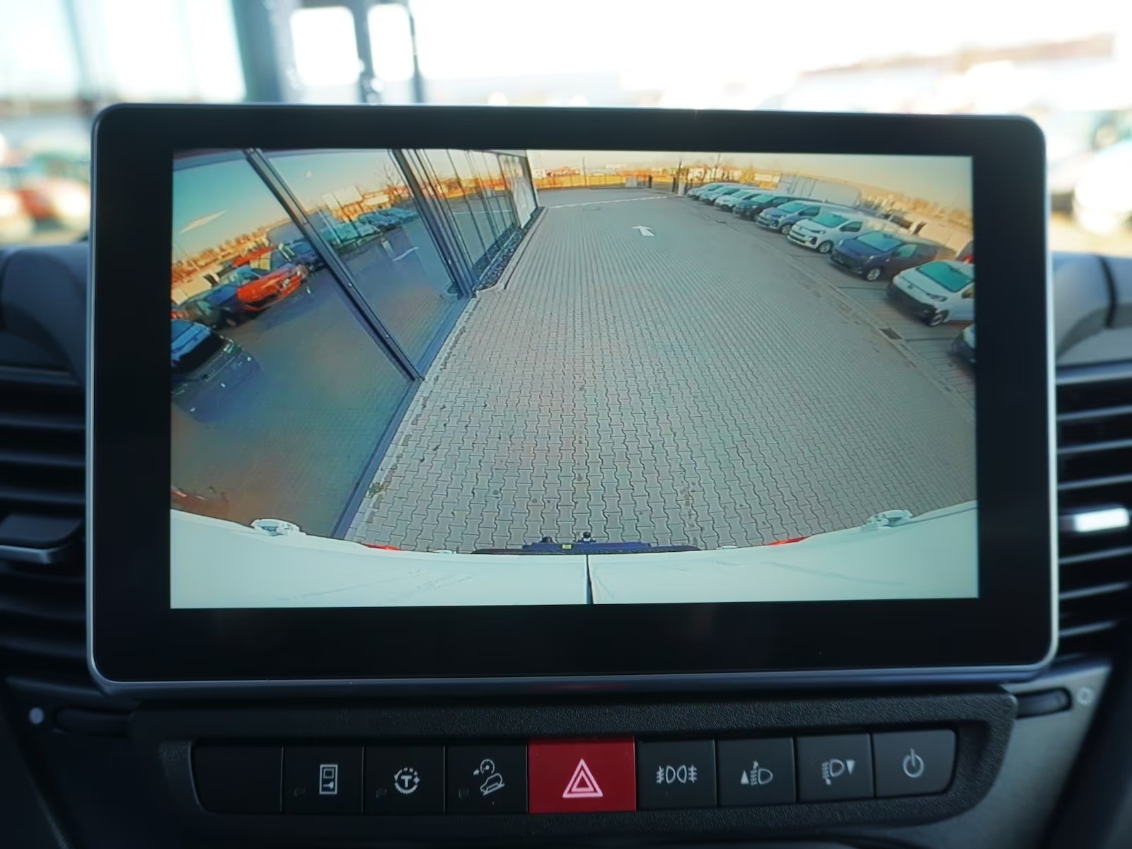 IVECO 70 C 18H A8 mit Holzboden und AHK-image-9