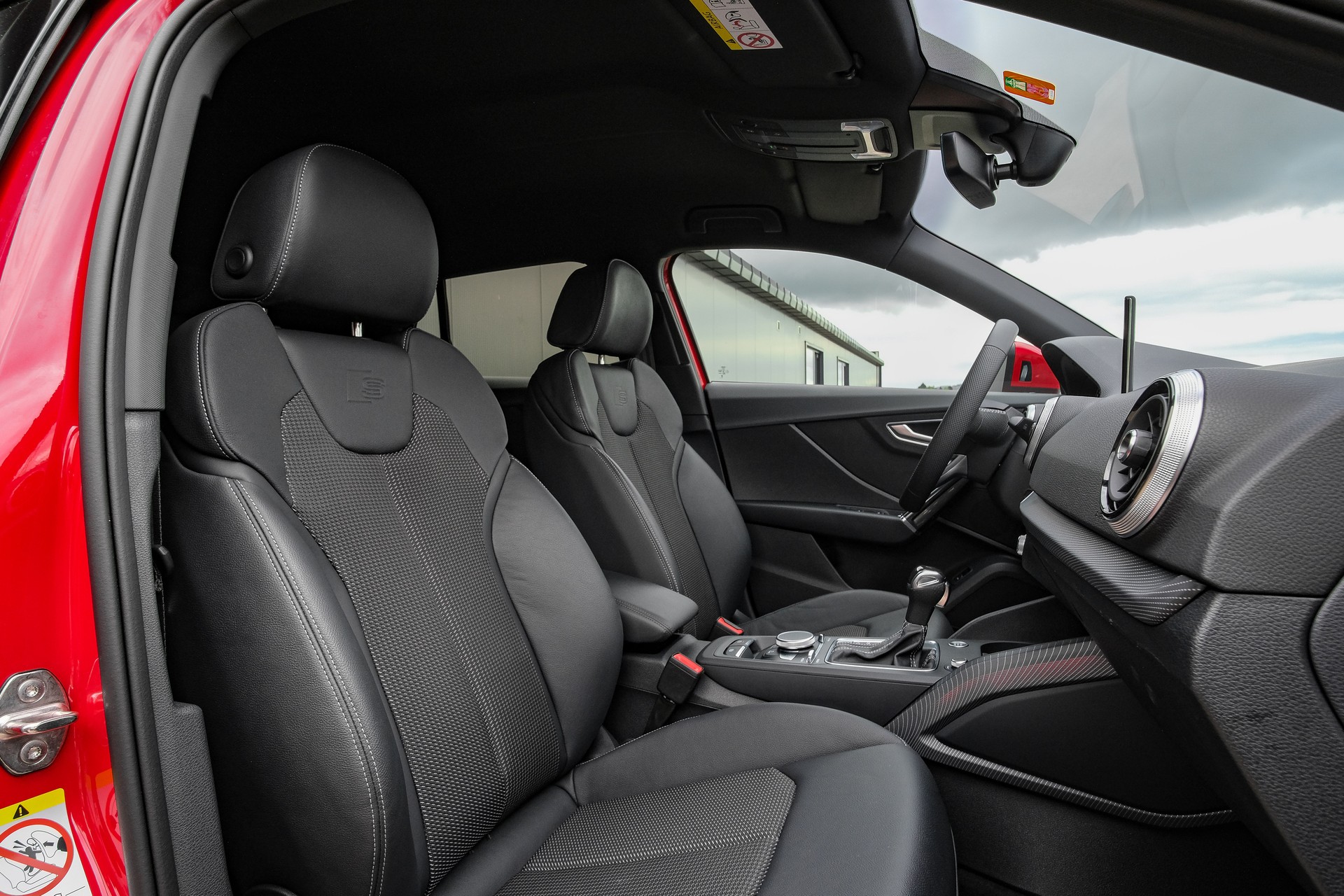 AUDI Q2 35 TFSI S line S-tronic-image-10