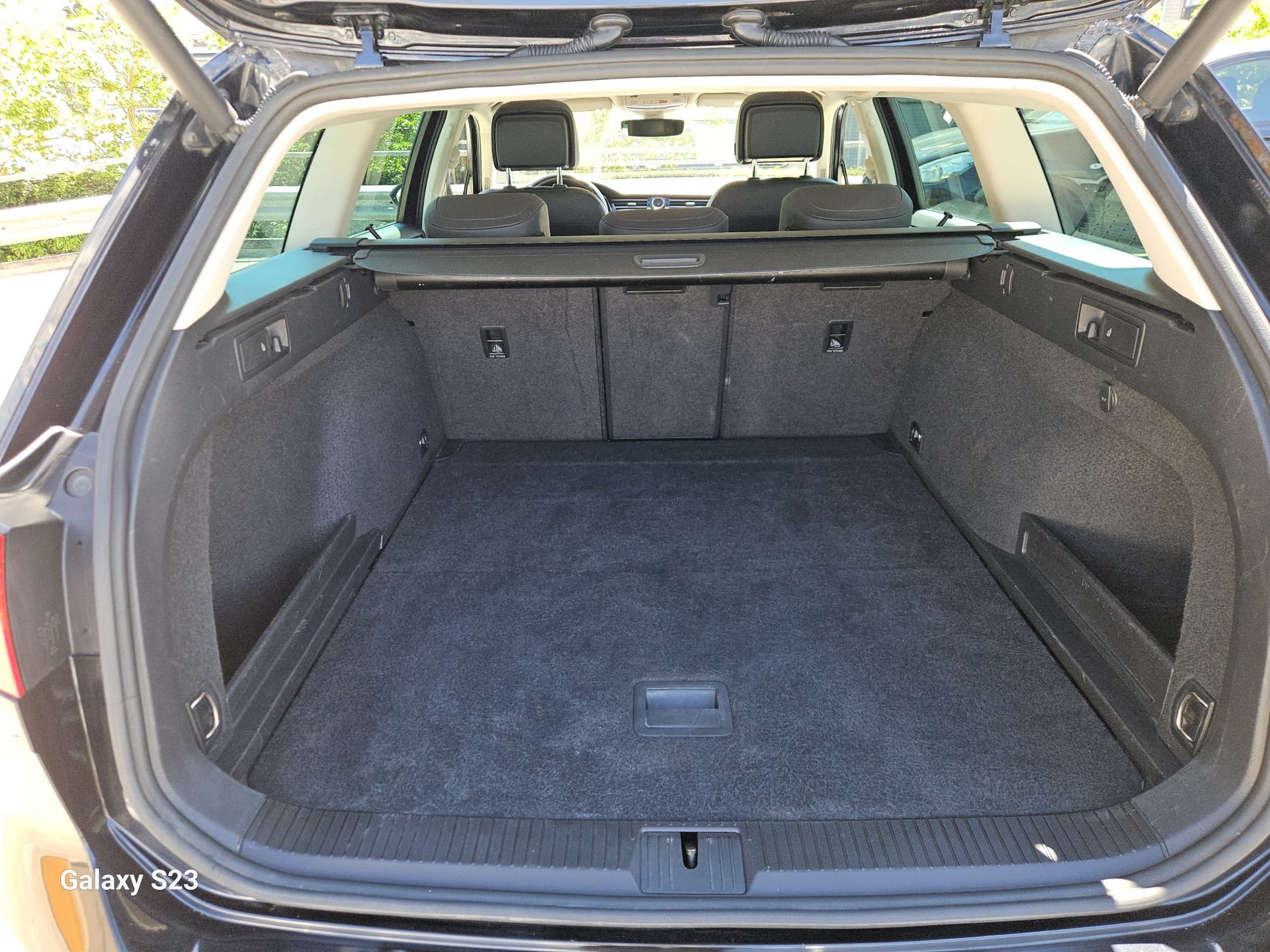 VW Passat Variant 2.0 TDI BMT Highline DSG 4Motion-image-9