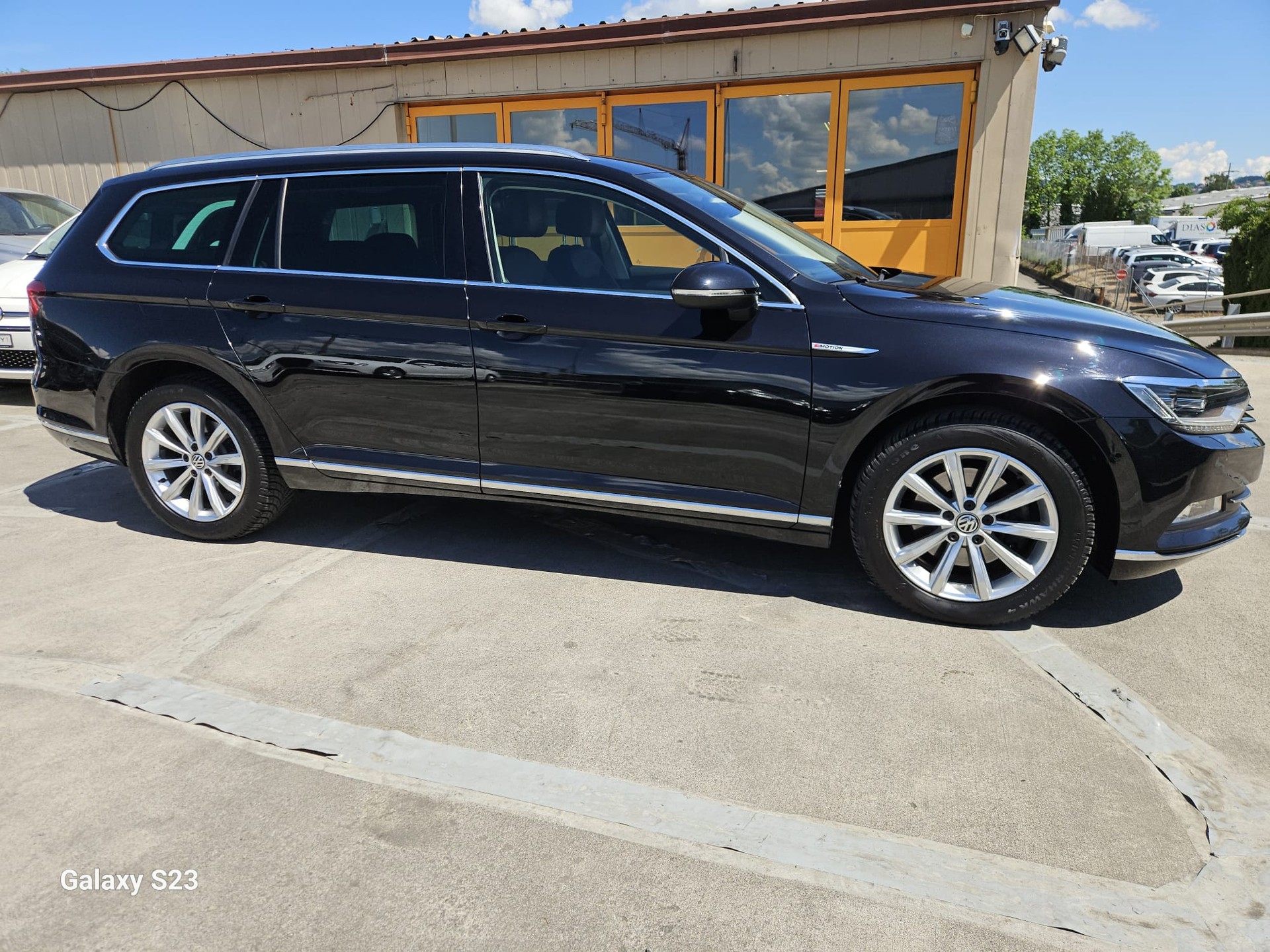 VW Passat Variant 2.0 TDI BMT Highline DSG 4Motion-image-4