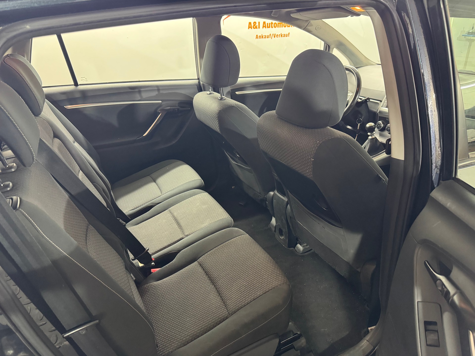 TOYOTA Verso 1.8 Sol 7 Sitze-image-11