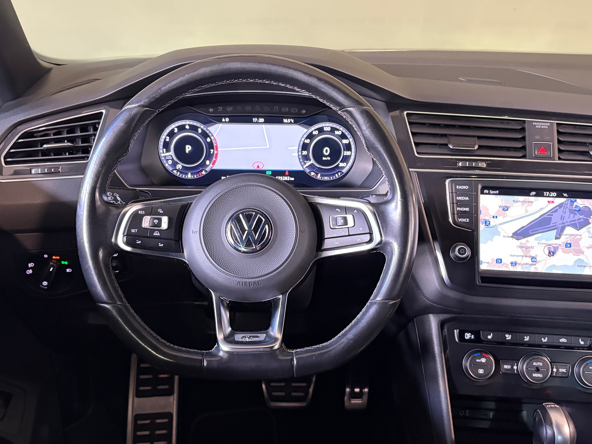 VW Tiguan 2.0TSI Highline 4Motion DSG***R-Line***-image-21